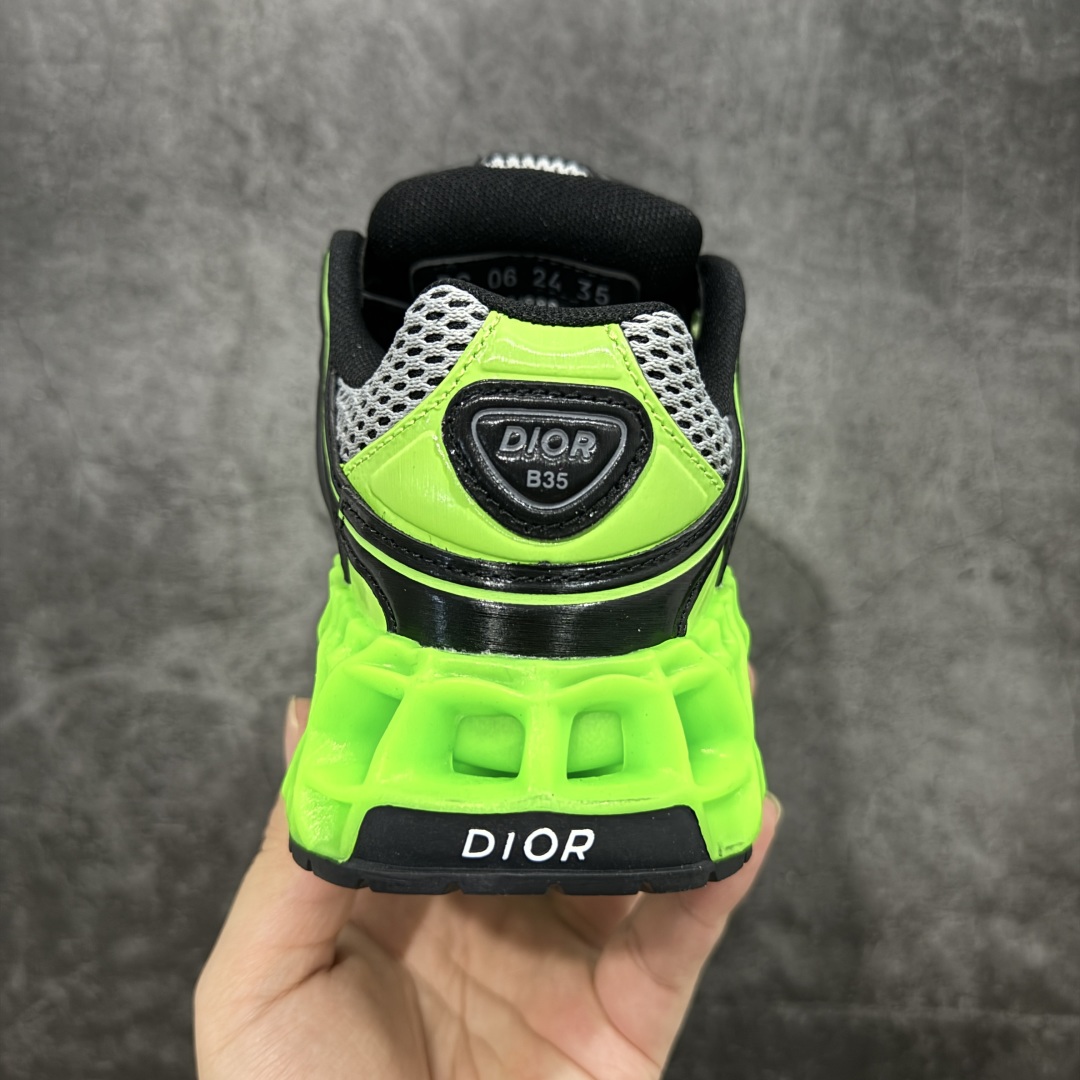 图片[4]-【广东纯原版本】Dior迪奥B35最新款老爹运动鞋 秋季新品，以时髦复古风格丰富经典系列。精心制作，可全年与休闲造型搭配 顺应复古市场的趋势的 Dad Shoes风格鞋款鞋舌上的Dior标志 也注明了这双鞋是运用了质感细腻的皮革和网眼布面材质拼接成鞋身，鞋身两侧有显眼的字母CD 表明身份，鞋身多处线条勾勒细节 让鞋子看起来不那么单调、复古立体感十足！配送专柜精美包装 面料：原版定制牛皮 内里：进口透气网里 鞋底：开模防滑大底 尺码： 35-45-选品中心