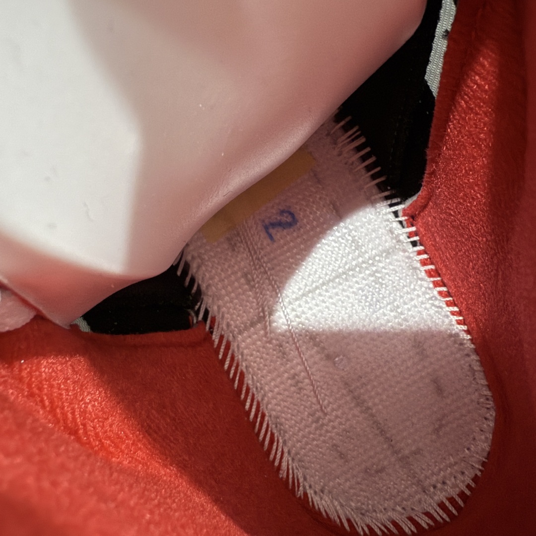 图片[7]-【PK纯原】Air Jordan 5 Retro \”Fire Red Black Tongue\” AJ5 乔5流川枫 火焰红 篮球鞋 HQ7978-101 国内一线大厂出品 匠心打造 原厂皮料原厂数据 全新纸板 模具打造 外贸 平台高端零售专供品质 品质毋庸置疑 一眼正品既视感 细节均已解码 尺码：40 40.5 41 42 42.5 43 44 44.5 45 46 47.5-选品中心