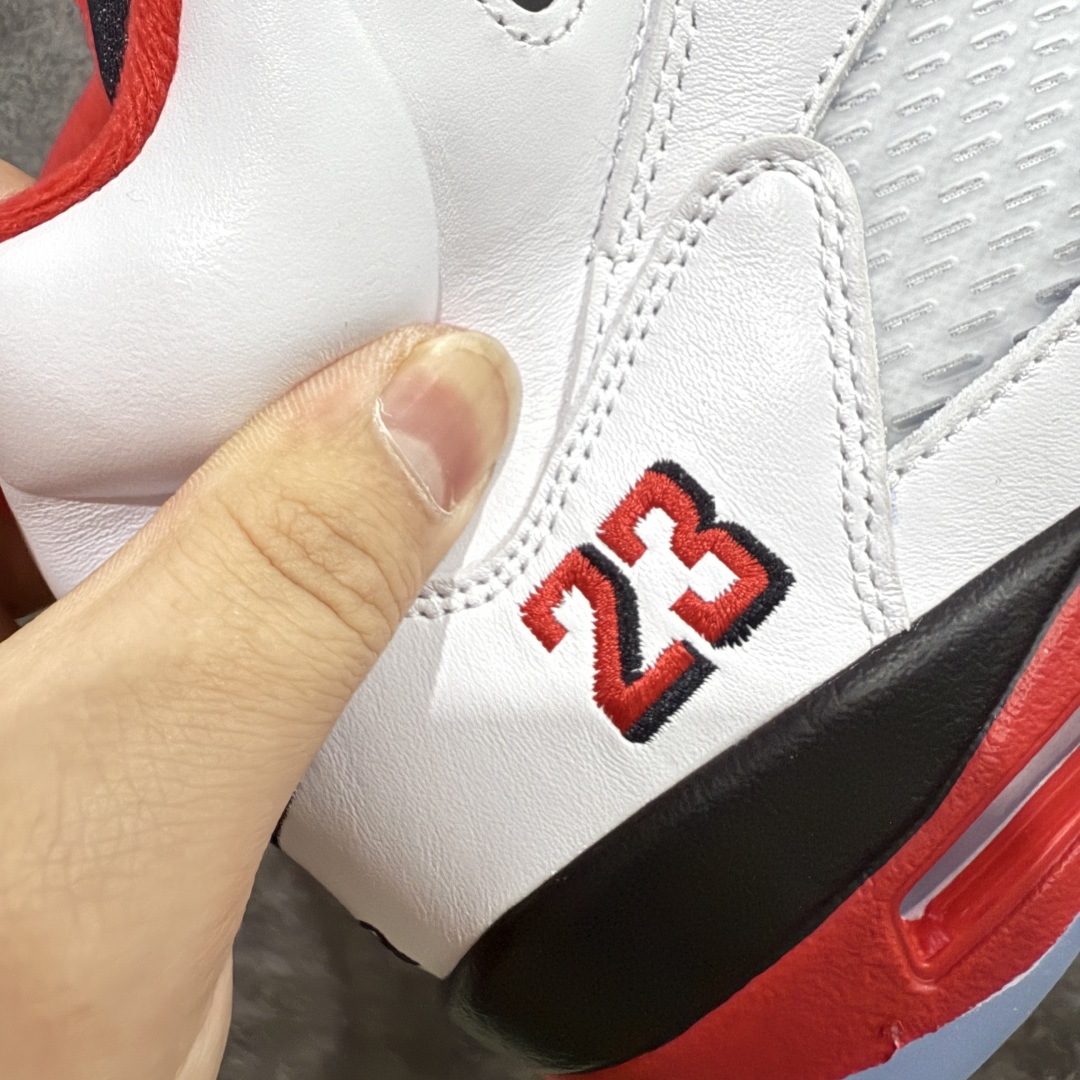 图片[3]-【PK纯原】Air Jordan 5 Retro \”Fire Red Black Tongue\” AJ5 乔5流川枫 火焰红 篮球鞋 HQ7978-101 国内一线大厂出品 匠心打造 原厂皮料原厂数据 全新纸板 模具打造 外贸 平台高端零售专供品质 品质毋庸置疑 一眼正品既视感 细节均已解码 尺码：40 40.5 41 42 42.5 43 44 44.5 45 46 47.5-选品中心