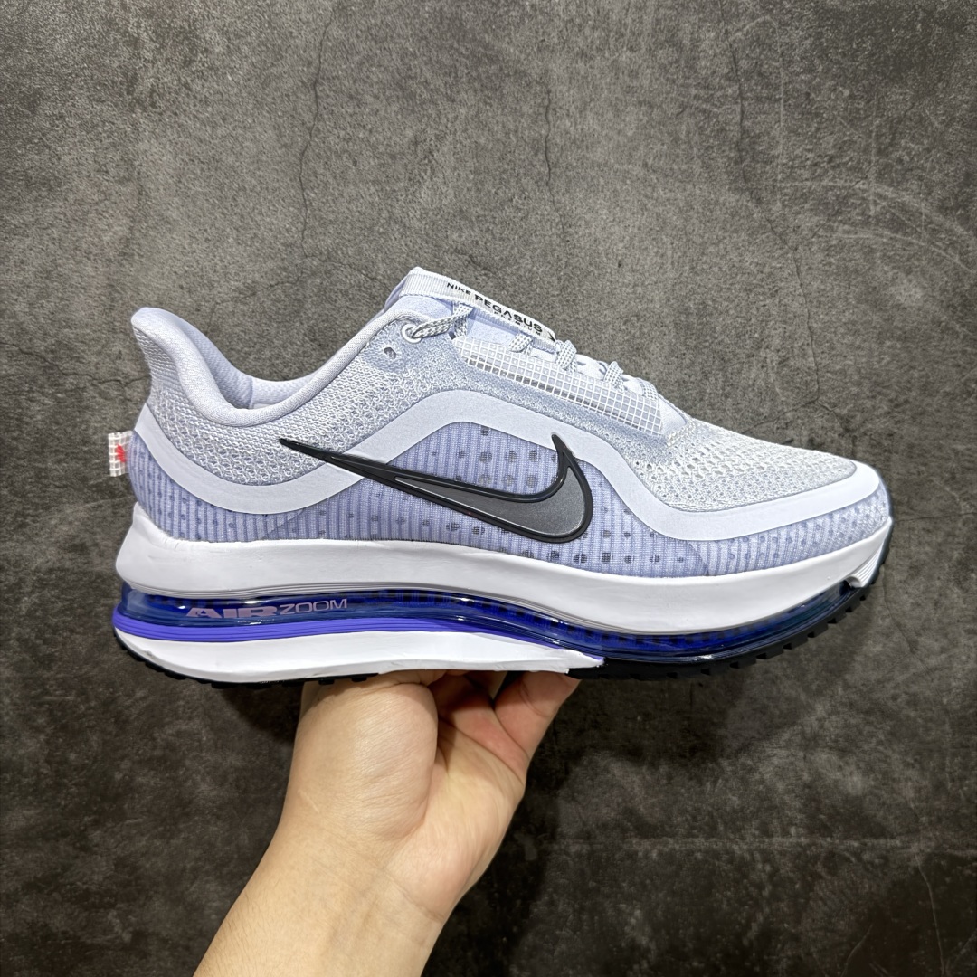 【S版纯原】Nike Pegasus Premium Airscape 舒适百搭减震防滑耐磨透气 低帮跑步鞋     低帮跑步鞋,黑红配色,简约又不失活力,上脚超吸睛。  它不仅颜值高,性能更是一绝!  全掌气垫科技,减震防滑超耐磨,每一步都能感受到强劲回弹,给双脚舒适支撑。  透气鞋面,跑步时双脚也能自由呼吸。    #独家原包 原底原料 开模打造  #原厂鞋标 高精密准度  #原楦原纸板开发 匹配原版98%以上  #后跟弧度 正确呈现  #原厂皮料 质感无敌  #皮料切割干净 无任何毛边 清洁度细节完美    货号:HQ2592-004    尺码:35.5 36 36.5 37.5 38 38.5 39 40 40.5 41 42 42.5 43 44 45 46.5-选品中心