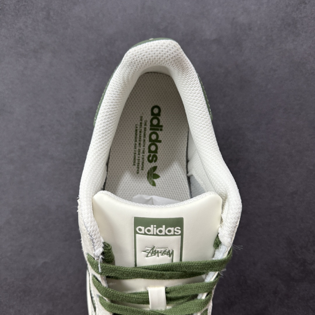 图片[7]-【定制版】AD Originals Superstar 经典复古贝壳头板鞋 XS0009 诞生于1969年 是第一双将全皮面鞋 身与橡胶鞋头结合在一起的低帮篮球鞋 Superstar最开始 是作为高帮篮球鞋Pro Model的低帮版本而出现的 但因为其独特和醒目的橡胶鞋头造型而让大家熟知 被大家形象地称为\”shelltoe\”贝壳头 在70年代的美国职业篮球场上 接近3/4的NBA球员都将这双Superstar作为场上用鞋 80年代之后 经过不断的改良和发展 Superstar逐渐成为横跨时装、音乐、街头文化、休闲和运动等各大领域的时尚潮鞋 尺码：36 36.5 37 38 38.5 39 40 40.5 41 42 42.5 43 44 44.5 45 编码：CCB290300-选品中心