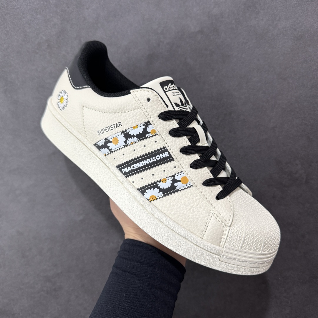  
【定制版】AD Originals Superstar x 小雏菊
采用全新头层拼接皮革材质
后跟采