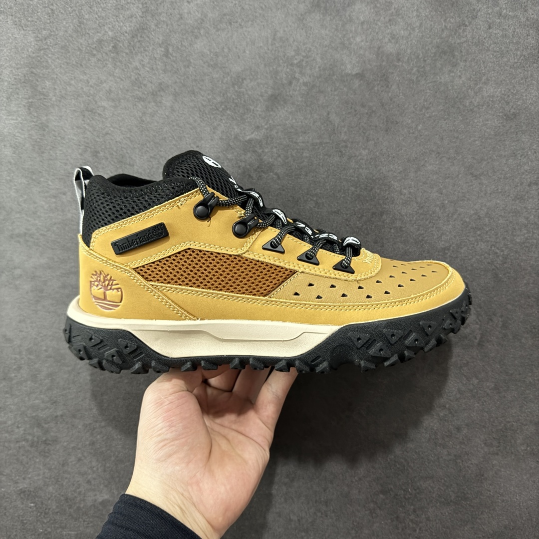 【公司级】Timberland Greenstride Motion 6 添柏岚防滑耐磨低帮户外功能鞋 简约大方的造型设计,给人以随性休闲的时尚格调,穿着舒适轻便,运动灵活自如,满足日常个性穿搭。Timberland户外品牌最早成立于1918年的美国波士顿,它的成功故事就从第一双防水皮靴Yellow Boots开始。这双具备完全防水机能的靴子瞬间广受好评,他那独创又不失古典的款式,以及大胆使用黄色的崭新风格,吸引了广大消费者的目光。现今仍不改其原有风貌的这双黄靴,就是火遍全球的“大黄靴”。Timberland的高端工艺、实穿耐用等特点让他拥有绝对鞋界地位。 尺码:40 41 41.5 42 43 43.5 44 44.5 45 45.5 46-选品中心