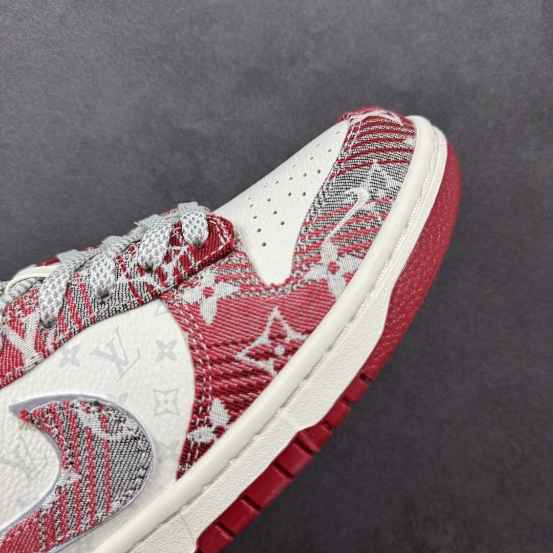  
【定制版】Nike SB Dunk Low“LV联名——灰红牛仔”  周年高端定制 低帮休闲板鞋 夜
