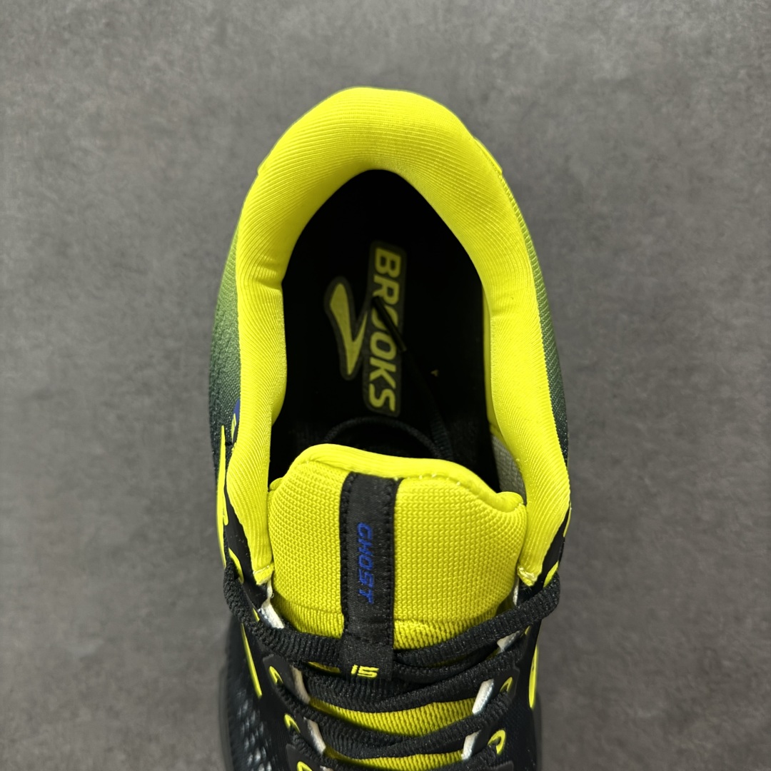 图片[7]-【公司级】布鲁克斯Brooks Ghost 幽灵 15 经典鞋款厚底增高运动老爹鞋 幽灵麦克斯，作为Brooks家的次顶级缓震跑鞋，Ghost 幽灵凭借优秀的脚感和穿着体验一直备受好评，是Brooks最畅销的鞋款之一。Ghost 15延续了该系列简洁大方的家族式设计语言，整体设计干净利落，大大的logo在沉稳中又透露着一丝张扬，任何年纪的跑者穿着都不会有违和感。工程针织鞋面带来贴合式的包裹体验，鞋面有一定的厚度，春秋，冬季都是非常不错的选择。大大的压胶LOGO有一定的拉扯强度，在优化鞋身设计的同时起到了稳定鞋面，提升稳定性的作用。鞋尖做了加强处理，而且硬度很高，来提升前掌的舒适度和保护性。后跟采用硬质港宝搭配环绕TPU的组合，来提升鞋身稳定性，配合充分的泡棉填充，包裹感十足。Ghost 15的中底采用了一体式DNA Loft V2泡棉，具有非常好的缓震性能，滚定性也非常好。橡胶厚度非常可观，鞋底巨大凹槽纹路，抓地性和止滑性都非常棒。Ghost 15的定位更偏向是一双综训鞋，兼顾缓震效能的同时回弹效果更佳。 尺码：36-46-选品中心