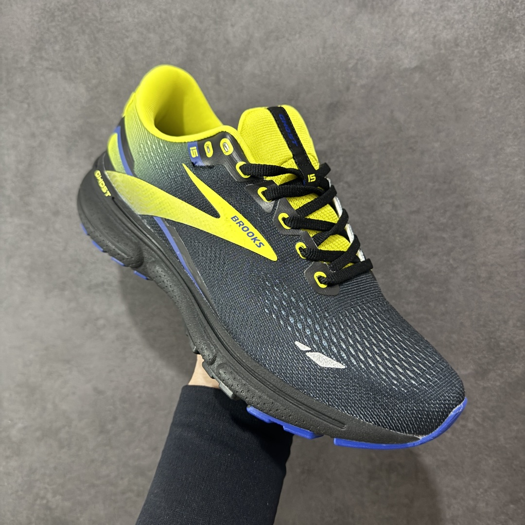 图片[3]-【公司级】布鲁克斯Brooks Ghost 幽灵 15 经典鞋款厚底增高运动老爹鞋 幽灵麦克斯，作为Brooks家的次顶级缓震跑鞋，Ghost 幽灵凭借优秀的脚感和穿着体验一直备受好评，是Brooks最畅销的鞋款之一。Ghost 15延续了该系列简洁大方的家族式设计语言，整体设计干净利落，大大的logo在沉稳中又透露着一丝张扬，任何年纪的跑者穿着都不会有违和感。工程针织鞋面带来贴合式的包裹体验，鞋面有一定的厚度，春秋，冬季都是非常不错的选择。大大的压胶LOGO有一定的拉扯强度，在优化鞋身设计的同时起到了稳定鞋面，提升稳定性的作用。鞋尖做了加强处理，而且硬度很高，来提升前掌的舒适度和保护性。后跟采用硬质港宝搭配环绕TPU的组合，来提升鞋身稳定性，配合充分的泡棉填充，包裹感十足。Ghost 15的中底采用了一体式DNA Loft V2泡棉，具有非常好的缓震性能，滚定性也非常好。橡胶厚度非常可观，鞋底巨大凹槽纹路，抓地性和止滑性都非常棒。Ghost 15的定位更偏向是一双综训鞋，兼顾缓震效能的同时回弹效果更佳。 尺码：36-46-选品中心