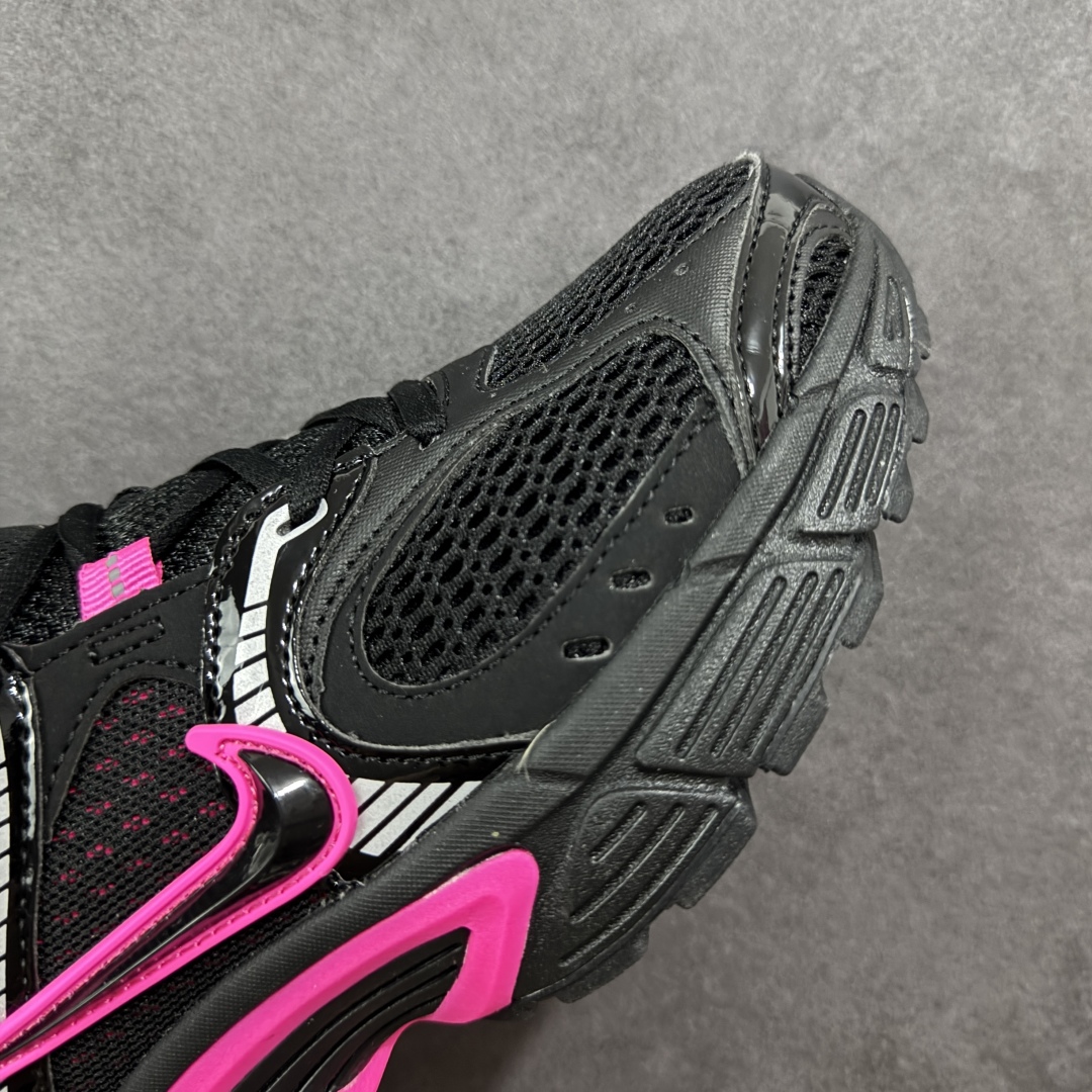 图片[5]-【公司级】NK V5 RNR 舒适百搭防滑耐磨低帮跑步鞋 HJ5228-007 舒适有型适合日常穿着 该鞋款延续千禧年经典设计搭载泡绵中底 厚实而轻盈匠心细节巧搭立体耐克勾标志焕新演绎复古跑鞋 鞋款从千禧年美学汲取灵感 混搭多种材质突显层次感立体感和传统跑步风范 尺码：36 36.5 37.5 38 38.5 39 40 40.5 41 42 42.5 43 44 44.5 45-选品中心