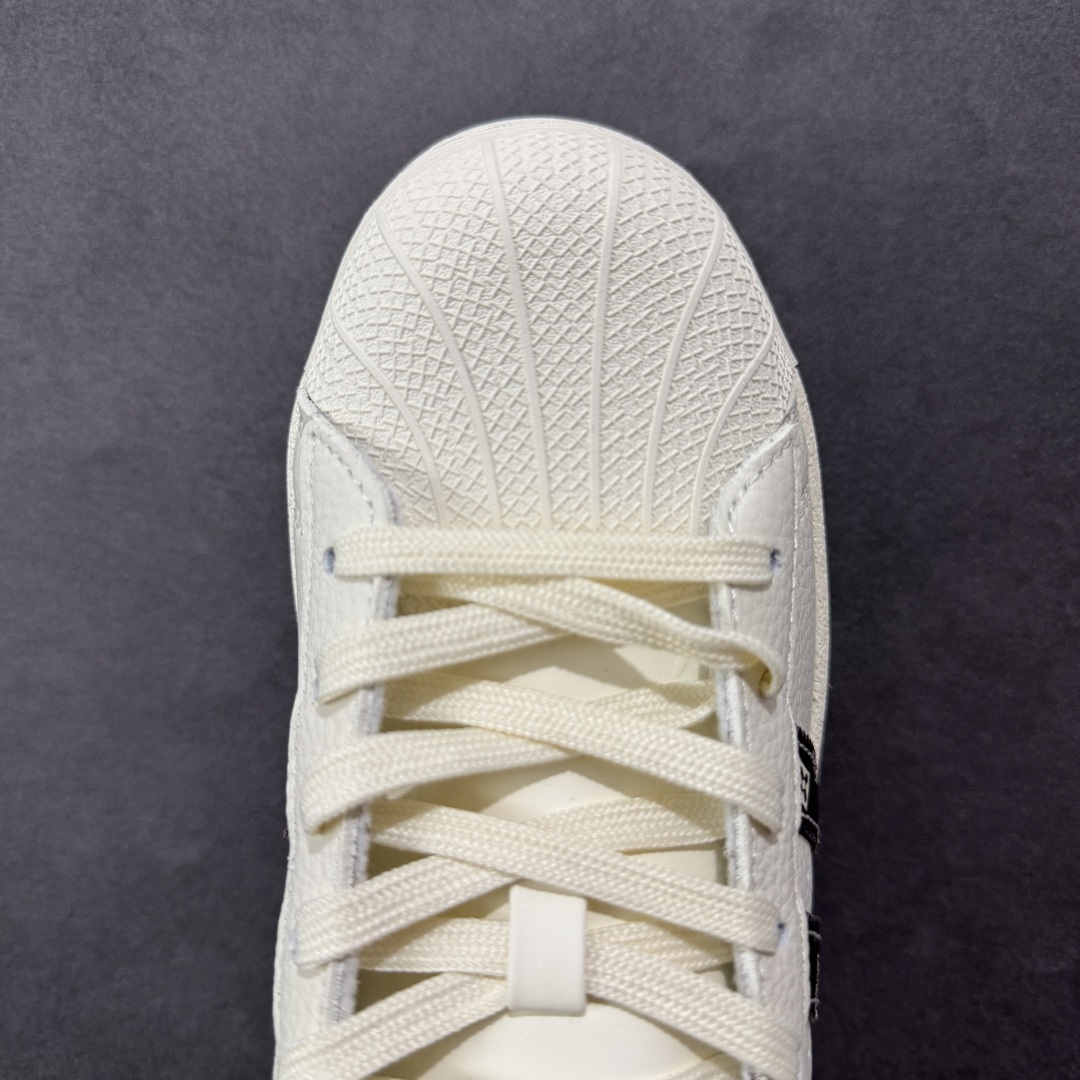  
【定制版】AD Originals Superstar x Louis Vuitton 白棕
采用全