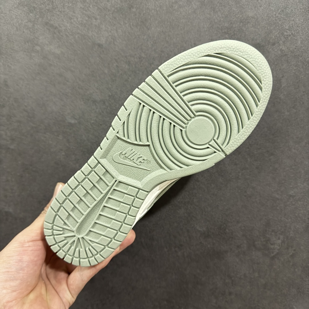 【纯原】NK Dunk Low 心之希冀 WG0406-021
此款整体以杏仁白色为主色调,以纯