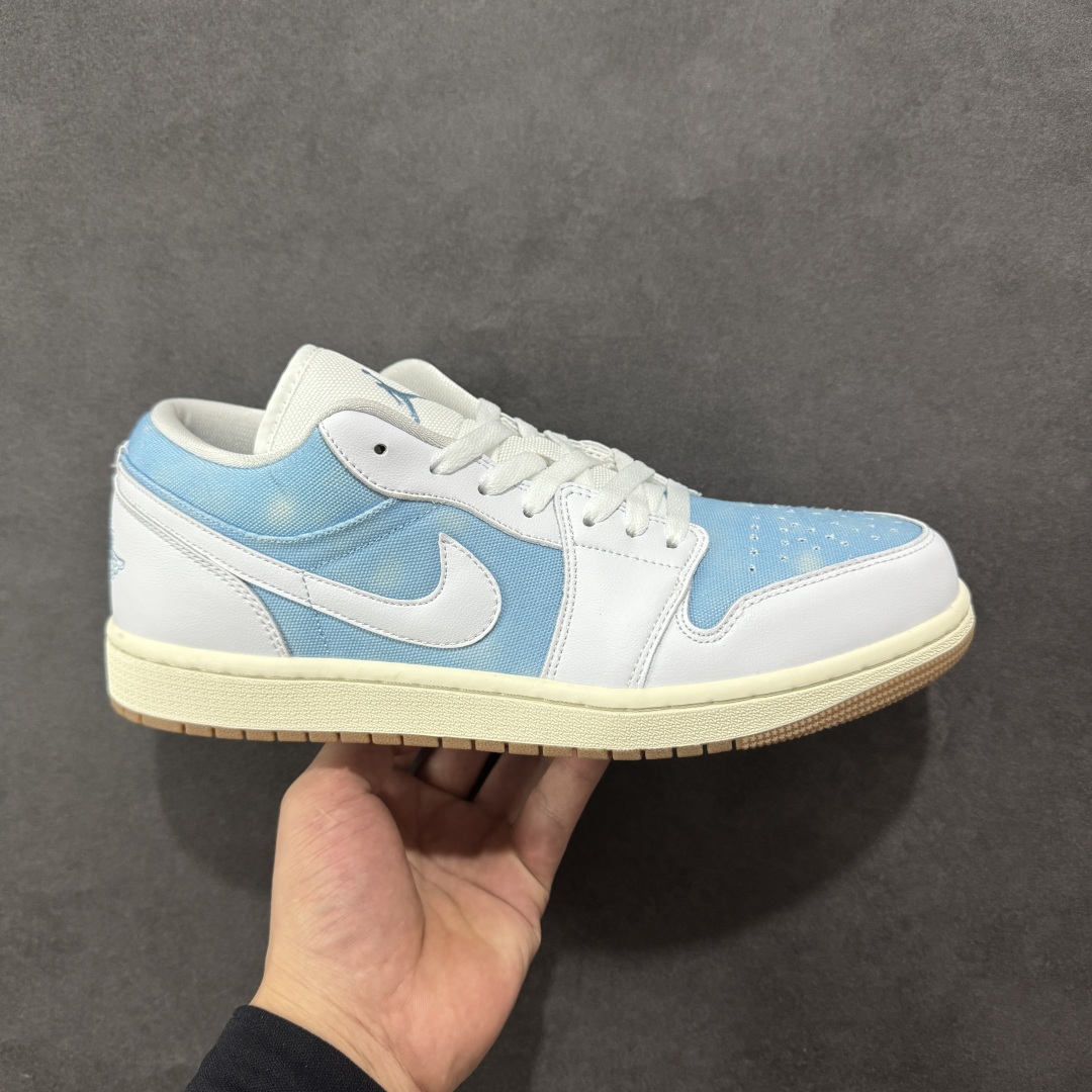 【K版】Air Jordan AJ1 Low 低帮 白蓝 HQ2004-400 全新流水线出品 市场第二梯队最强版 全部原鞋开发 原楦原纸板开发 全鞋电脑针车 原厂内置全掌气垫 原盒内在原标 唯一Zp原版鞋带绑法 免检产品 全新2022版型 全头层皮料 完美零毛边处理 原厂配置全掌气垫 价格定位良心 新配色陆续出货 尺码:36 36.5 37.5 38 38.5 39 40 40.5 41 42 42.5 43 44 44.5 45-选品中心
