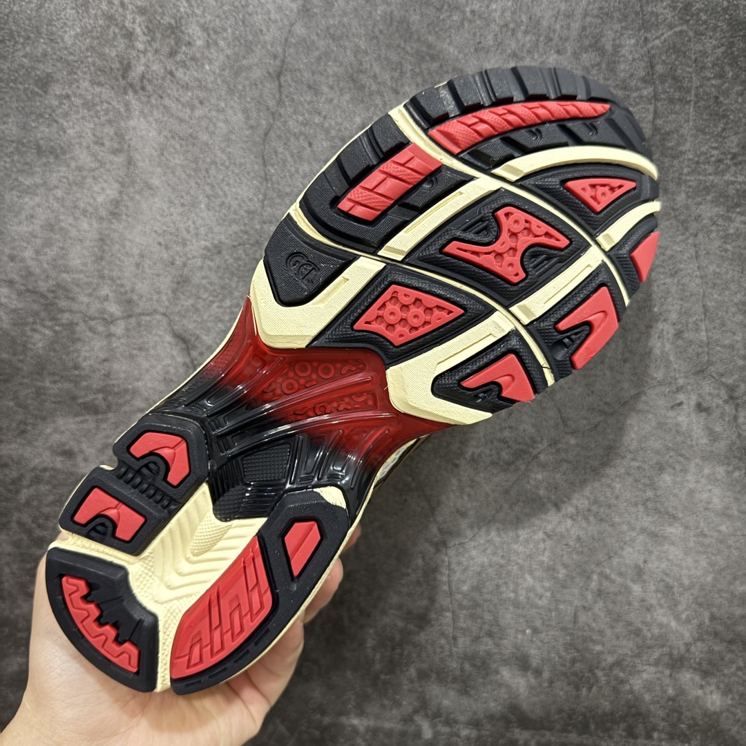 图片[9]-【总裁版】 ASICS GEL-KAYANO 14 亚瑟士系列轻量缓震休闲运动跑步鞋 市场天花板品质 鞋型细节秒杀市场流通版本 知名大厂出品 原版开发 细节完美把控 独家私模五层组合大底 原厂定制缓震硅胶加持 原盒原配 官方四联吊牌 一比一同步原鞋工艺和用料 后跟一样采用了GEL缓震胶 整体系列设计非常的科技感！ 锻炼跑步的同时让你一样时尚百搭！ 设计师 Hidenori Yamashita 以「Flash」一词为灵感，创造出未来感金属色鞋面，改造升级内在性能，由内而外全面革新，为 GEL-KAYANO 家族传承及经典跑鞋文化的延续，创下里程碑式作品。ASICS GEL – KAYANO 14 跑鞋重新诠释了复古的跑步形状，并以其 2000 年代后期的美学理念重新铺装，银色与蓝色的鞋面极为高档.网面铺陈与鞋面、鞋头多处细节位增添了透气性。ASICS GEL – KAYANO 14的鞋后跟部中底上以及多密度耐磨鞋底增加了 GEL 缓震胶，提供高抗冲击性、缓冲性、可保护脚部免受地面冲击的影响，穿着舒适性十足「入手同款」 尺码：36 37 37.5 38 39 39.5 40.5 41.5 42 42.5 43.5 44 45 46-选品中心