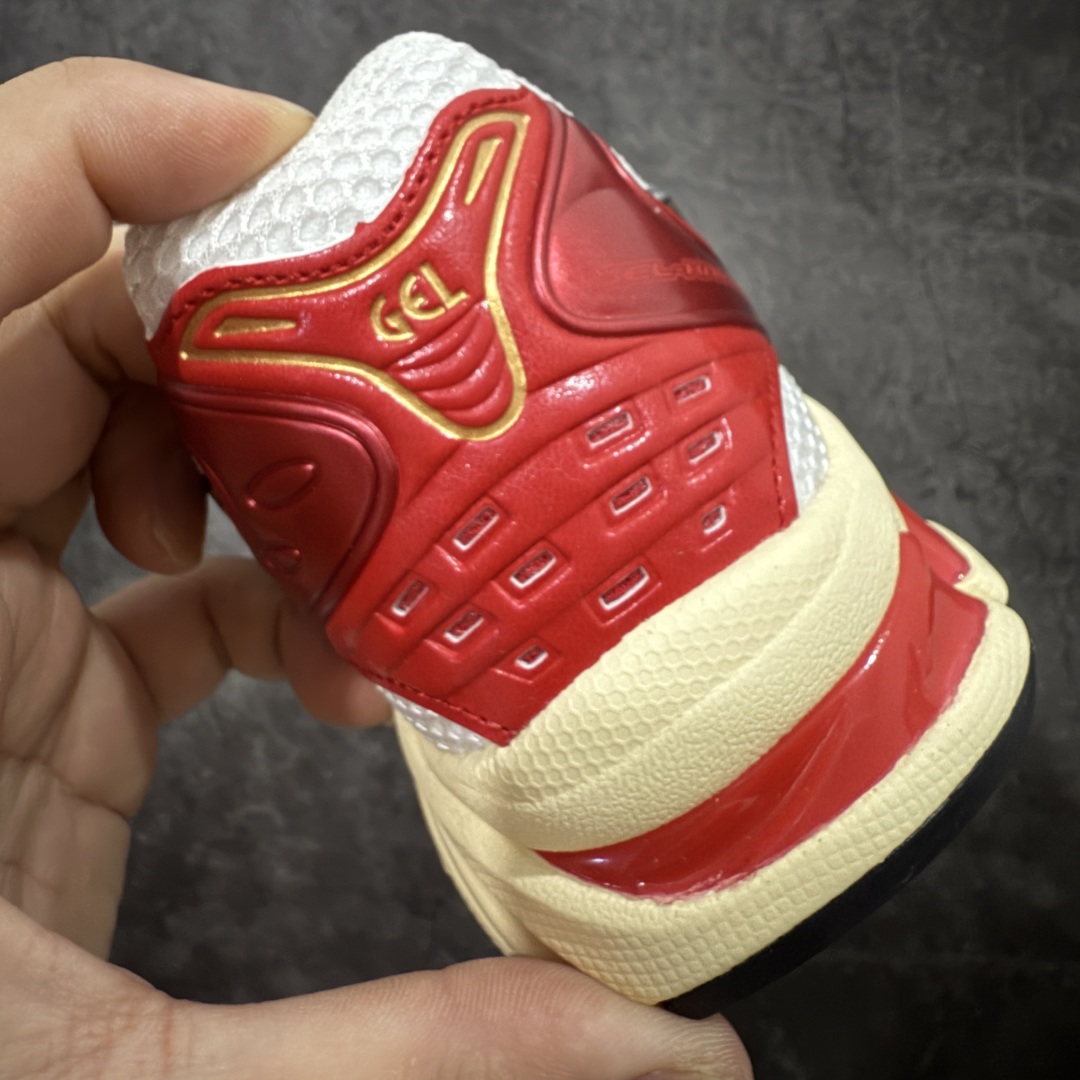 图片[2]-【总裁版】 ASICS GEL-KAYANO 14 亚瑟士系列轻量缓震休闲运动跑步鞋 市场天花板品质 鞋型细节秒杀市场流通版本 知名大厂出品 原版开发 细节完美把控 独家私模五层组合大底 原厂定制缓震硅胶加持 原盒原配 官方四联吊牌 一比一同步原鞋工艺和用料 后跟一样采用了GEL缓震胶 整体系列设计非常的科技感！ 锻炼跑步的同时让你一样时尚百搭！ 设计师 Hidenori Yamashita 以「Flash」一词为灵感，创造出未来感金属色鞋面，改造升级内在性能，由内而外全面革新，为 GEL-KAYANO 家族传承及经典跑鞋文化的延续，创下里程碑式作品。ASICS GEL – KAYANO 14 跑鞋重新诠释了复古的跑步形状，并以其 2000 年代后期的美学理念重新铺装，银色与蓝色的鞋面极为高档.网面铺陈与鞋面、鞋头多处细节位增添了透气性。ASICS GEL – KAYANO 14的鞋后跟部中底上以及多密度耐磨鞋底增加了 GEL 缓震胶，提供高抗冲击性、缓冲性、可保护脚部免受地面冲击的影响，穿着舒适性十足「入手同款」 尺码：36 37 37.5 38 39 39.5 40.5 41.5 42 42.5 43.5 44 45 46-选品中心