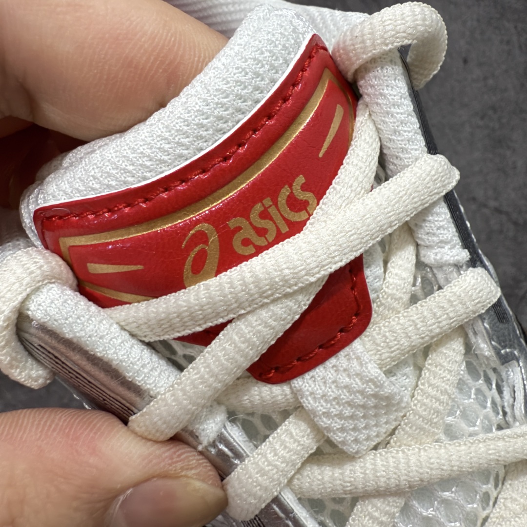 图片[6]-【总裁版】 ASICS GEL-KAYANO 14 亚瑟士系列轻量缓震休闲运动跑步鞋 市场天花板品质 鞋型细节秒杀市场流通版本 知名大厂出品 原版开发 细节完美把控 独家私模五层组合大底 原厂定制缓震硅胶加持 原盒原配 官方四联吊牌 一比一同步原鞋工艺和用料 后跟一样采用了GEL缓震胶 整体系列设计非常的科技感！ 锻炼跑步的同时让你一样时尚百搭！ 设计师 Hidenori Yamashita 以「Flash」一词为灵感，创造出未来感金属色鞋面，改造升级内在性能，由内而外全面革新，为 GEL-KAYANO 家族传承及经典跑鞋文化的延续，创下里程碑式作品。ASICS GEL – KAYANO 14 跑鞋重新诠释了复古的跑步形状，并以其 2000 年代后期的美学理念重新铺装，银色与蓝色的鞋面极为高档.网面铺陈与鞋面、鞋头多处细节位增添了透气性。ASICS GEL – KAYANO 14的鞋后跟部中底上以及多密度耐磨鞋底增加了 GEL 缓震胶，提供高抗冲击性、缓冲性、可保护脚部免受地面冲击的影响，穿着舒适性十足「入手同款」 尺码：36 37 37.5 38 39 39.5 40.5 41.5 42 42.5 43.5 44 45 46-选品中心