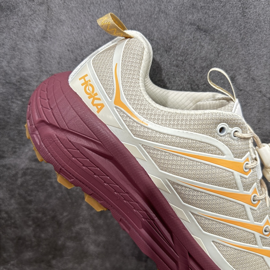 图片[7]-【公司级】HOKA ONE ONE Mafate Three 2 玛法特2.5代系列低帮轻量户外越野休闲运动慢跑鞋 上脚赞到报爆 轻盈舒适 鞋面采用超轻的无缝架构 轻薄的TPU贴在透气的鞋面材料上 减轻重量同时也保证了支撑性 鞋底采用滚动平衡技术 引导跑者回归自然步态 祖传的神奇EVA材质中底依旧是一如既往地表现优秀 能提供充足的缓震 作为HOKA家的越野跑鞋 VIBRAM 橡胶大底也是必不可少的 即便在复杂湿滑的地形 依旧能有良好的抓地力及稳定性 鞋带采用了弹性不易松脱的扁宽弹性鞋带 前掌与中掌部分也进行了加宽 也更加适合亚洲人的脚型 是一款十分全面且足够强悍的户外硬核越野鞋 日常搭配的话短裤是基本不挑 阔腿裤 工装裤以及各种长筒牛仔裤都可以 尺码：36 36.5 37.5 38 38.5 39 40 40.5 41 42 42.5 43 44 44.5 45-选品中心