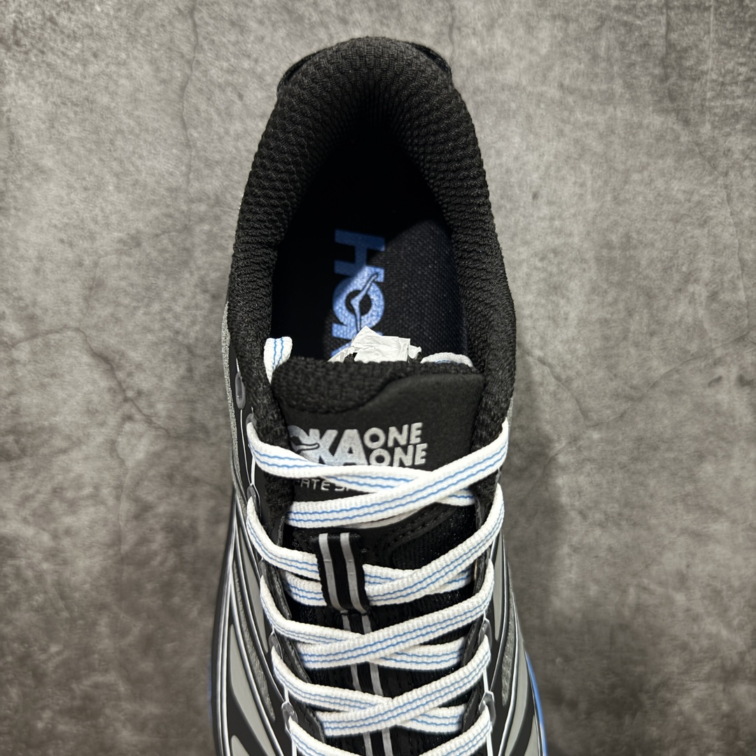 图片[8]-【公司级】HOKA ONE ONE Mafate Speed 2 Low 玛法特2代系列低帮轻量户外越野休闲运动慢跑鞋 HOKA ONE ONE 最近推出了一个胶囊系列 Origin Story 这个系列里的 Mafate Speed 2 可以说让我日思夜想有一阵子了 最近终于拔草 让我来分享一下这双也是上脚赞到爆的越野跑鞋吧 以阿尔卑斯山脉作为主题将亮黄色与蓝色调覆盖在这经典轮廓之上 配色的呈现效果相当亮眼 以至于很多人买这个配色是用来日常搭配的 鞋面采用超轻的无缝架构 轻薄的TPU贴在透气的鞋面材料上 减轻重量同时也保证了支撑性 鞋底则采用滚动平衡技术 引导跑者回归自然步态 祖传的神奇EVA材质中底依旧是一如既往地表现优秀 能提供充足的缓震 作为HOKA家的越野跑鞋 VIBRAM 橡胶大底也是必不可少的 即便在复杂湿滑的地形 依旧能有良好的抓地力及稳定性 鞋带采用了弹性不易松脱的扁宽弹性鞋带 前掌与中掌部分也进行了加宽 也更加适合亚洲人的脚型 是一款十分全面且足够强悍的户外硬核越野鞋 而这双极其亮眼的越野跑鞋恰好又是在江山一百中参赛的UTMB冠军 Ludovic POMMERET 夺冠时穿着的战靴 这就让它变得更加有吸引力了 用来日常搭配的话短裤是基本不挑 长裤我个人推荐阔腿裤 工装裤以及各种长筒牛仔裤都可以 尺码：36 36.5 37.5 38 38.5 39 40 40.5 41 42 42.5 43 44 44.5 45-选品中心