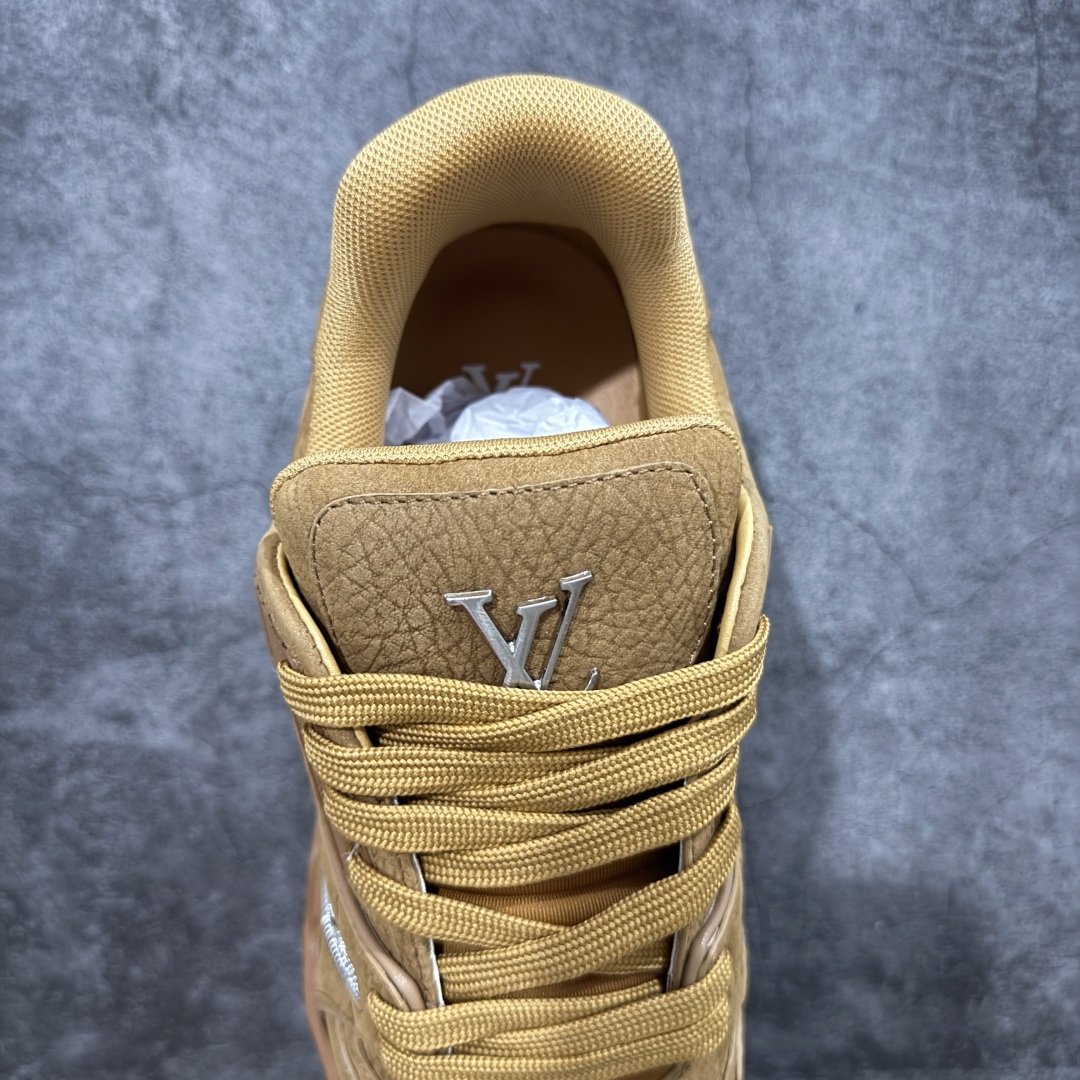 图片[8]-【顶级性价比版本】LV Trainer 棕皮铆钉 双层飞机礼盒 中高端品质 价格超值不杀猪 非市面假特价版本 广东产 顶级品质 真材实料 不偷材料 市售数一数二的好货 放眼市场同价格绝对找不到比他更好的货⚠️ 工厂长期补货 价格优势供应 所有配色均原版购入开发打造 正确原版 超高还原度 空胶工艺 各细节到位 鞋面为细柔小牛皮 厚实织物鞋带正确扣子配件 正确牛仔布料无色差 图案对版对位 白色软质荔枝皮 老花压印到位 细节 版型全都没毛病 正确鞋垫 中高端零售 杀猪这个版本没毛病 品质见实拍 无需过多文案赘述！ 尺码： 40-45-选品中心