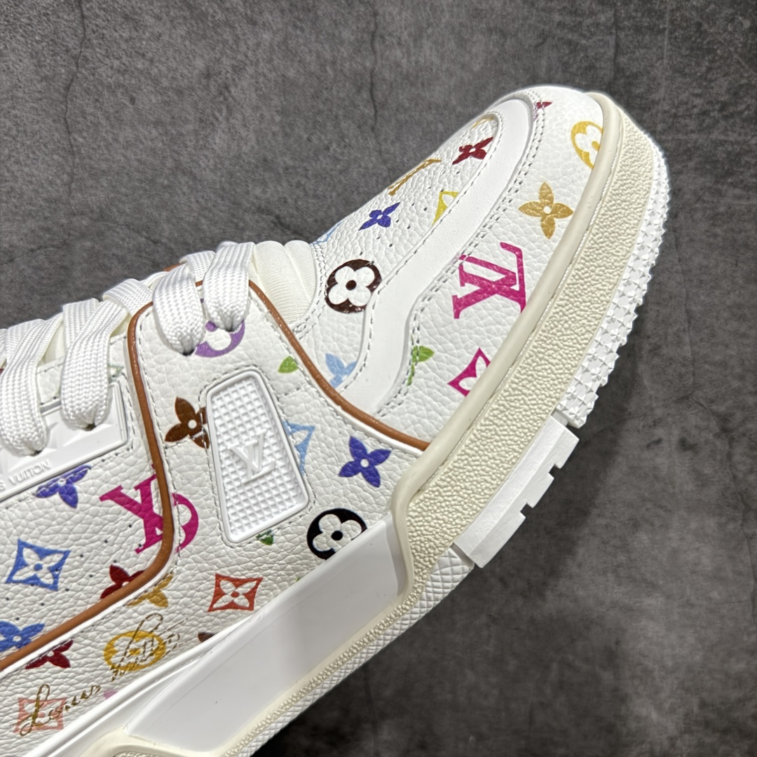 图片[6]-【顶级性价比版本】LV Trainer 白三彩 双层飞机礼盒 中高端品质 价格超值不杀猪 非市面假特价版本 广东产 顶级品质 真材实料 不偷材料 市售数一数二的好货 放眼市场同价格绝对找不到比他更好的货⚠️ 工厂长期补货 价格优势供应 所有配色均原版购入开发打造 正确原版 超高还原度 空胶工艺 各细节到位 鞋面为细柔小牛皮 厚实织物鞋带正确扣子配件 正确牛仔布料无色差 图案对版对位 白色软质荔枝皮 老花压印到位 细节 版型全都没毛病 正确鞋垫 中高端零售 杀猪这个版本没毛病 品质见实拍 无需过多文案赘述！ 尺码： 35-45-选品中心