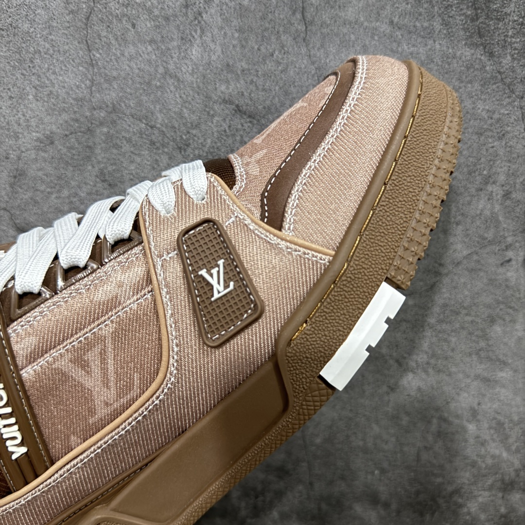 图片[6]-【顶级性价比版本】LV Trainer 棕印花 双层飞机礼盒 中高端品质 价格超值不杀猪 非市面假特价版本 广东产 顶级品质 真材实料 不偷材料 市售数一数二的好货 放眼市场同价格绝对找不到比他更好的货⚠️ 工厂长期补货 价格优势供应 所有配色均原版购入开发打造 正确原版 超高还原度 空胶工艺 各细节到位 鞋面为细柔小牛皮 厚实织物鞋带正确扣子配件 正确牛仔布料无色差 图案对版对位 白色软质荔枝皮 老花压印到位 细节 版型全都没毛病 正确鞋垫 中高端零售 杀猪这个版本没毛病 品质见实拍 无需过多文案赘述！ 尺码： 39-45-选品中心