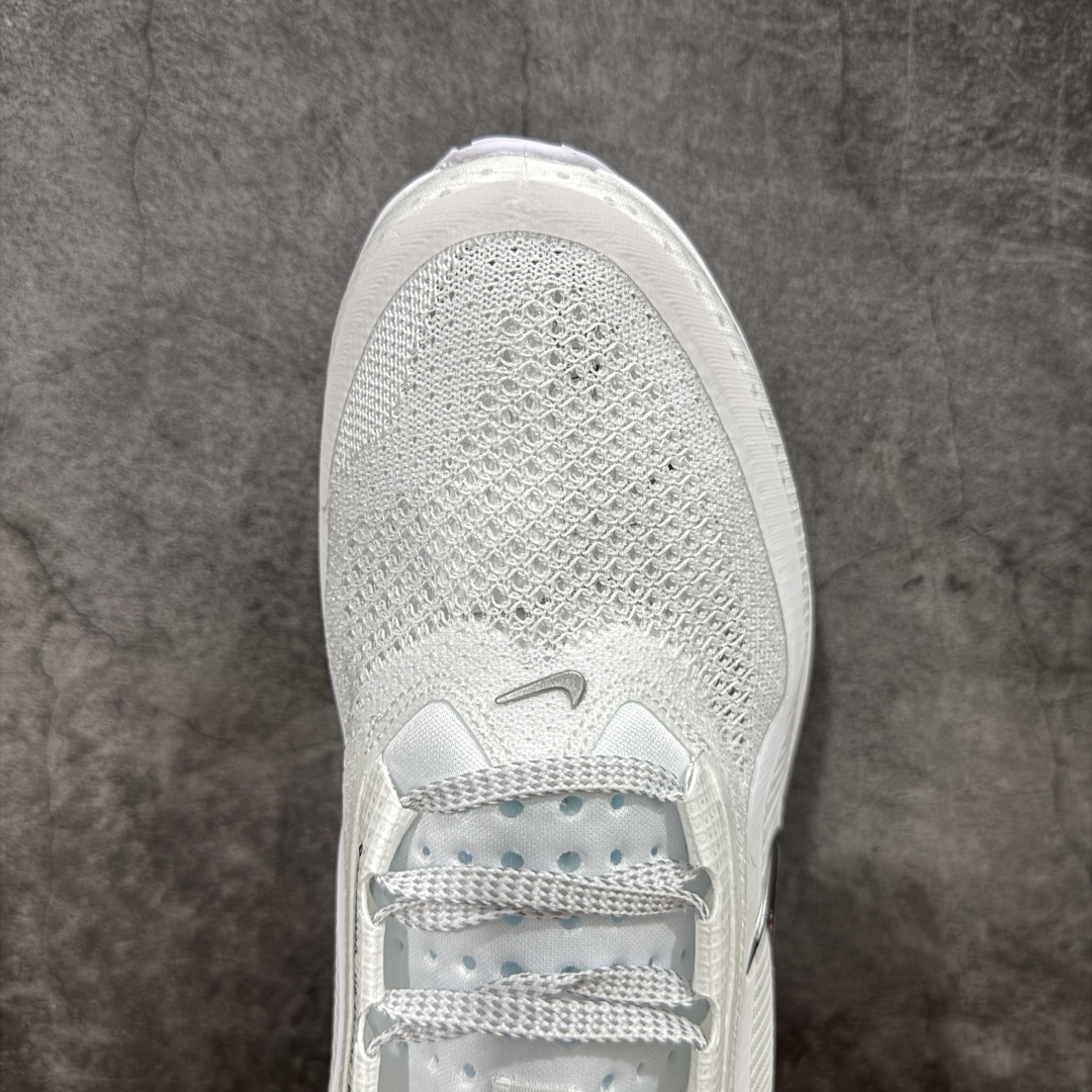 图片[5]-【S版纯原】Nike Pegasus Premium Airscape 舒适百搭减震防滑耐磨透气 低帮跑步鞋     低帮跑步鞋，白银配色，简约又不失活力，上脚超吸睛。  它不仅颜值高，性能更是一绝！  全掌气垫科技，减震防滑超耐磨，每一步都能感受到强劲回弹，给双脚舒适支撑。  透气鞋面，跑步时双脚也能自由呼吸。    #独家原包 原底原料 开模打造  #原厂鞋标 高精密准度  #原楦原纸板开发 匹配原版98%以上  #后跟弧度 正确呈现  #原厂皮料 质感无敌  #皮料切割干净 无任何毛边 清洁度细节完美    货号：HQ2592-102    尺码：35.5 36 36.5 37.5 38 38.5 39 40 40.5 41 42 42.5 43 44 45 46.5-选品中心