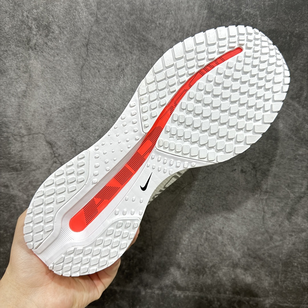 图片[9]-【H11纯原】Nike Pegasus Premium Airscape 舒适百搭减震防滑耐磨透气 低帮跑步鞋     低帮跑步鞋，白橙配色，简约又不失活力，上脚超吸睛。  它不仅颜值高，性能更是一绝！  全掌气垫科技，减震防滑超耐磨，每一步都能感受到强劲回弹，给双脚舒适支撑。  透气鞋面，跑步时双脚也能自由呼吸。    #独家原包 原底原料 开模打造  #原厂鞋标 高精密准度  #原楦原纸板开发 匹配原版98%以上  #后跟弧度 正确呈现  #原厂皮料 质感无敌  #皮料切割干净 无任何毛边 清洁度细节完美    货号：HQ2592-101    尺码：36 36.5 37.5 38 38.5 39 40 40.5 41 42 42.5 43 44 45 46-选品中心