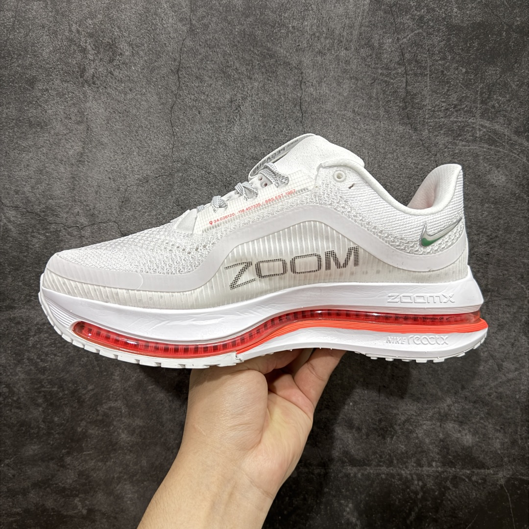 图片[2]-【H11纯原】Nike Pegasus Premium Airscape 舒适百搭减震防滑耐磨透气 低帮跑步鞋     低帮跑步鞋，白橙配色，简约又不失活力，上脚超吸睛。  它不仅颜值高，性能更是一绝！  全掌气垫科技，减震防滑超耐磨，每一步都能感受到强劲回弹，给双脚舒适支撑。  透气鞋面，跑步时双脚也能自由呼吸。    #独家原包 原底原料 开模打造  #原厂鞋标 高精密准度  #原楦原纸板开发 匹配原版98%以上  #后跟弧度 正确呈现  #原厂皮料 质感无敌  #皮料切割干净 无任何毛边 清洁度细节完美    货号：HQ2592-101    尺码：36 36.5 37.5 38 38.5 39 40 40.5 41 42 42.5 43 44 45 46-选品中心