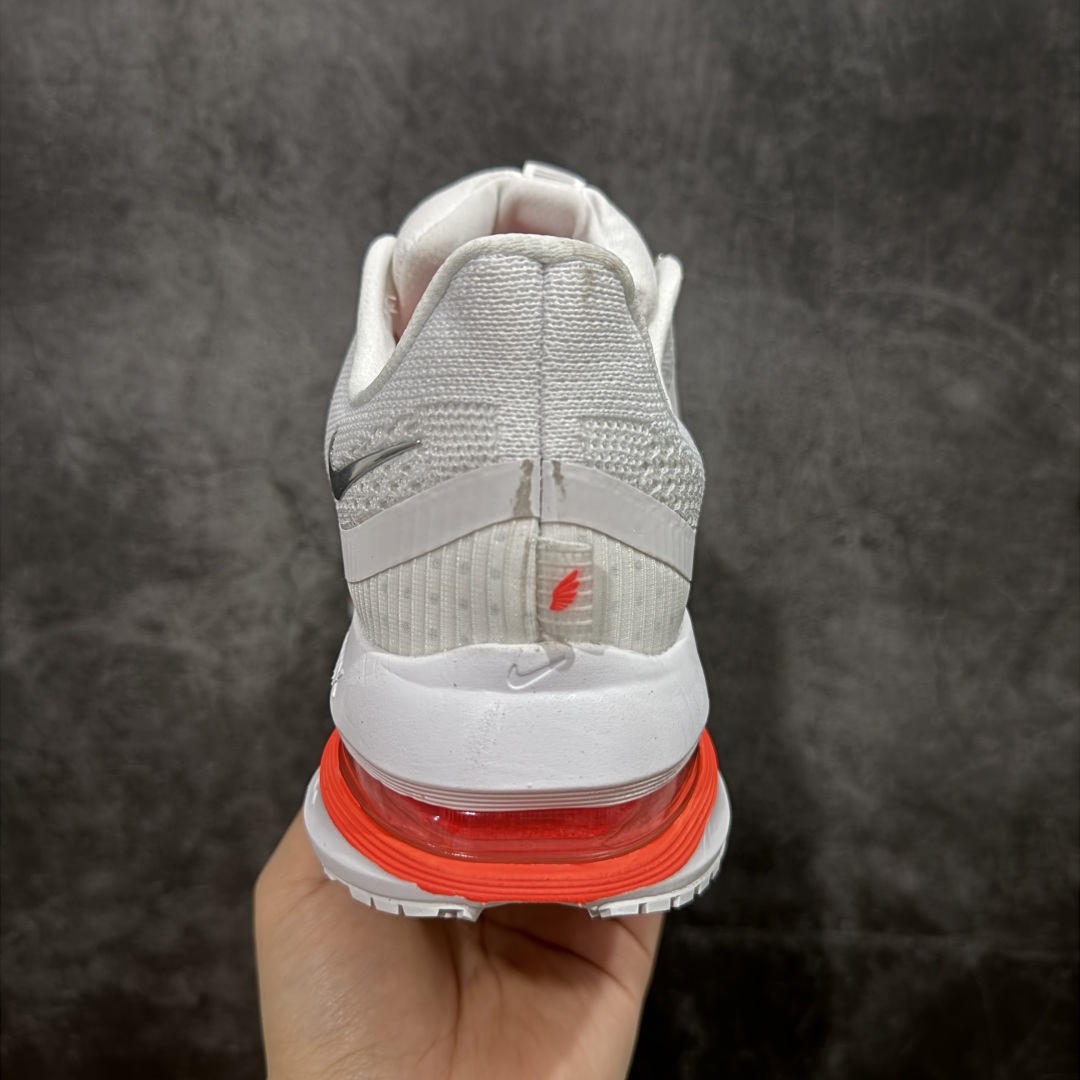 图片[4]-【H11纯原】Nike Pegasus Premium Airscape 舒适百搭减震防滑耐磨透气 低帮跑步鞋     低帮跑步鞋，白橙配色，简约又不失活力，上脚超吸睛。  它不仅颜值高，性能更是一绝！  全掌气垫科技，减震防滑超耐磨，每一步都能感受到强劲回弹，给双脚舒适支撑。  透气鞋面，跑步时双脚也能自由呼吸。    #独家原包 原底原料 开模打造  #原厂鞋标 高精密准度  #原楦原纸板开发 匹配原版98%以上  #后跟弧度 正确呈现  #原厂皮料 质感无敌  #皮料切割干净 无任何毛边 清洁度细节完美    货号：HQ2592-101    尺码：36 36.5 37.5 38 38.5 39 40 40.5 41 42 42.5 43 44 45 46-选品中心