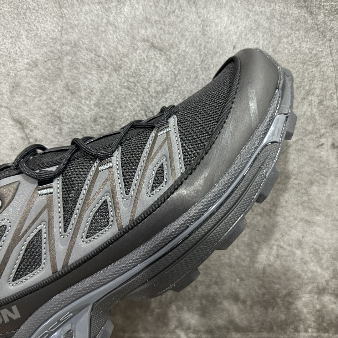 图片[6]-【PZ纯原】SALOMON XT-6 Expanse 萨洛蒙潮流越野机能户外功能鞋 黑色 417413 全新版本出货 好货不怕晚 品质 细节 材料都是肉眼可以见！ 售前售后也是其它工厂无法匹敌！ 纯原外贸平台特供订单 耗时半年巨作 全套原纸板楦头开发 原厂特供网布配套加持 确保原汁原味 完美呈现版型 原档数据独家私模五层组合大底 原装Ortholite轻量化鞋垫 中底布带钢印编号 原厂TPU锁扣 进口港宝加持 后跟自然饱满 还原公司包裹性 鞋面以“锯齿”状的包裹系统呈现 在基色底之下加入了各种色点缀 将公司的最新技术和时尚前卫的造型融入耐用的长跑款式中 鞋面由 TPU 薄膜制成 并焊接在高耐磨网眼上 使其既时尚又坚固 由 ACS底盘支撑 可增强稳定性和支撑力 以及由橡胶凸耳 Contragrip外底覆盖的 EVA 缓冲中底 旨在应对崎岖的地形 鞋舌上的彩色Salomon 标签、Quicklace 系统以及鞋头、鞋舌和鞋跟上的附加品牌使细节更加完美 让穿着者可以轻松驾驭户外与通勤下的任何运动生活场景 无缝鞋身户外随意纵横 颜值与脚感兼备 出街通勤 绝对非常吸睛 你值得拥有 尺码：36 36.5 37.5 38 38.5 39 40 40.5 41 42 42.5 43 44 44.5 45-选品中心