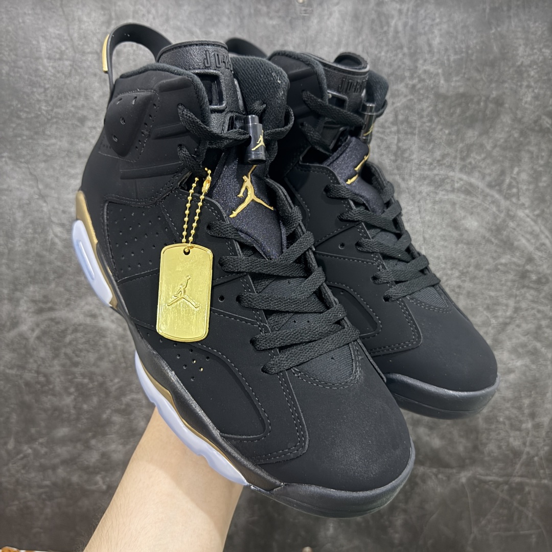 【原厂版本】 Air Jordan AJ6 Retro 黑金 CT4954-007 原楦原纸板 正品既视感十足‼️ 采购原厂皮料 到手可放心比对原鞋 上脚百分百充当正品驾驭 真正原装公司级完美鞋型 一切细节实拍所见所得!纸板中底、钢印 完美版型 一应俱全外贸专供 发国外寄售可稳妥充正操作 尺码:40 40.5 41 42 42.5 43 44 44.5 45 46 47.5-选品中心