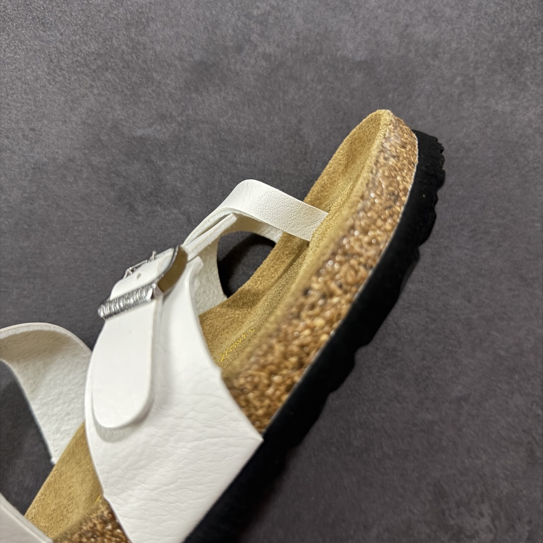 图片[5]-【广东纯原版本】Birkenstock Ramses 系列 勃肯夹趾皮革绒面双扣时尚人字拖拖鞋 牛皮绒面革质地柔软 搭配可调节鞋扣提升穿着舒适度 人体工学设计分散脚部压力 保护脚踝 软木乳胶鞋床具有一定的收缩性 长时间穿着后能贴合脚型 EVA鞋底回弹性和抗张性力高 具有良好的防震、缓冲性 四季皆宜 柔软的鞋床采用额外的泡沫缓冲层 提供额外的舒适感和全天支撑 全网独家首发 源于德国的严谨工艺 牛巴戎面 中层松木 EVA 三层组合大底 优质牛皮面料五金扣 出口订单 尺码：35-44-选品中心