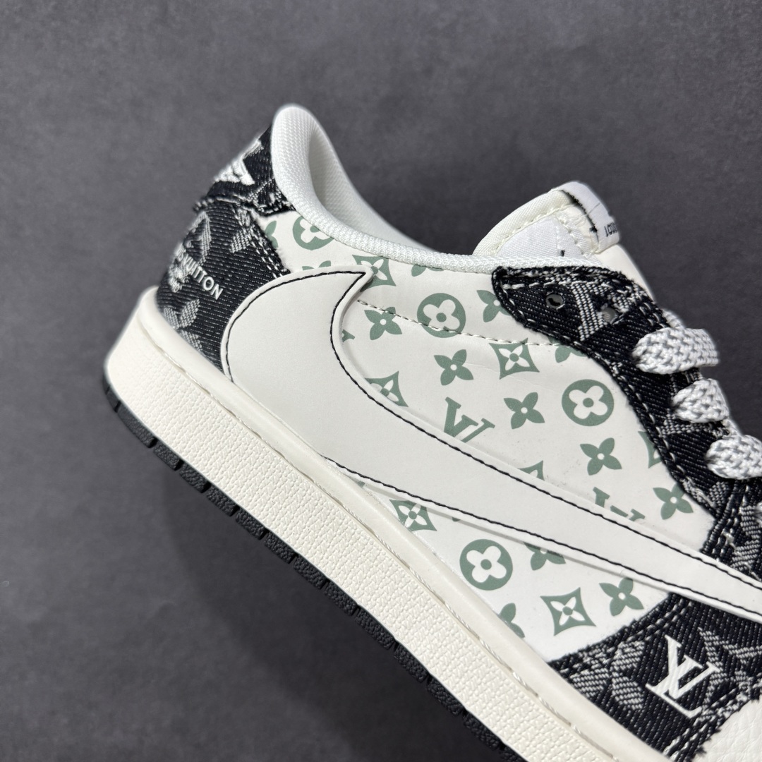 图片[6]-【定制版】Travis Scott x Fragment Design x Air Jordan 1 Low OG SP AJ1 乔1 LV联名 黑牛仔布 低帮文化休闲板鞋 YX5066-327  #多方联名合作融合了Travis Scott 独特的音乐风格，藤原浩个性的设计风格以及Jordan品牌的经典元素 使其成为一双具有独特身份和价值的鞋子 清新而立体的外观加上联名标识更突出了其独特身份 这种配色方案显示出活力和时尚感 在视觉上引人注目 鞋身的质感和细腻的细节处理使其显得高端而格调十足 这款“倒钩”联名是设计与创意完美结合 融合多方的个性风格是一款备受瞩目的潮流鞋款  尺码：36 36.5 37.5 38 38.5 39 40 40.5 41 42 42.5 43 44 44.5 45-选品中心