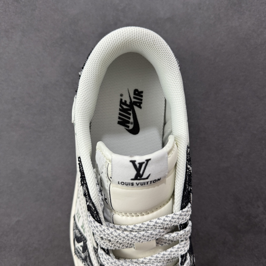 图片[7]-【定制版】Travis Scott x Fragment Design x Air Jordan 1 Low OG SP AJ1 乔1 LV联名 黑牛仔布 低帮文化休闲板鞋 YX5066-327  #多方联名合作融合了Travis Scott 独特的音乐风格，藤原浩个性的设计风格以及Jordan品牌的经典元素 使其成为一双具有独特身份和价值的鞋子 清新而立体的外观加上联名标识更突出了其独特身份 这种配色方案显示出活力和时尚感 在视觉上引人注目 鞋身的质感和细腻的细节处理使其显得高端而格调十足 这款“倒钩”联名是设计与创意完美结合 融合多方的个性风格是一款备受瞩目的潮流鞋款  尺码：36 36.5 37.5 38 38.5 39 40 40.5 41 42 42.5 43 44 44.5 45-选品中心