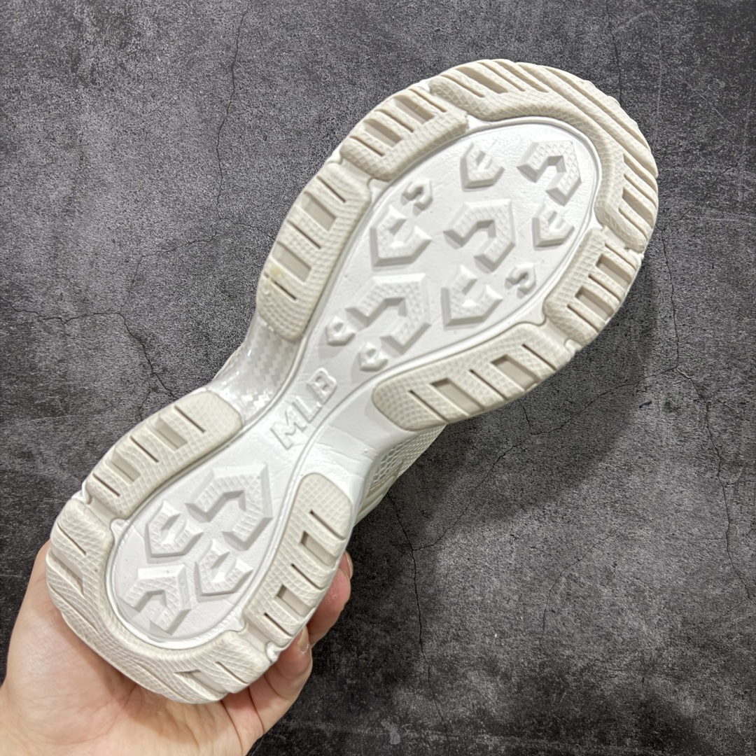 图片[9]-【纯原版】MLB Winner Chunky 25新款 NY百搭舒适休闲潮流运动厚底增高 防滑耐磨 低帮 老爹鞋 男女同款 潮流厚底时尚街头赛博老爹鞋 MLB官方同步出货 虞书欣等众多潮流明星同款 高弹双层MD大底 原楦原档案数据开发版型（完美鞋头弧度/后套收口效果🆚市面文案版本‼️） 原厂立体填充鞋舌海绵 中底注胶孔原数据开发模具大底原厂转印标市面上唯一纯原版本 原材料打造 内增高6cm 原厂1：1模具开发 原厂进口纳米材质 原厂 全套手提袋 原盒雷射防伪标包装 天猫订单品质 官网尺码：35 36 36.5 37.5 38 38.5 39 40 40.5 41 42 42.5 43 44 45-选品中心