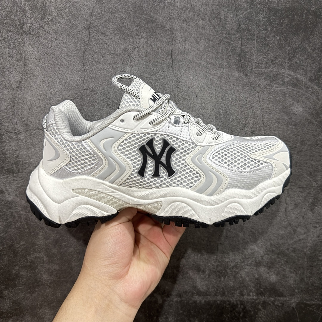 【纯原版】MLB Winner Chunky 25新款 NY百搭舒适休闲潮流运动厚底增高 防滑耐磨 低帮 老爹鞋 男女同款 潮流厚底时尚街头赛博老爹鞋 MLB官方同步出货 虞书欣等众多潮流明星同款 高弹双层MD大底 原楦原档案数据开发版型(完美鞋头弧度/后套收口效果🆚市面文案版本‼️) 原厂立体填充鞋舌海绵 中底注胶孔原数据开发模具大底原厂转印标市面上唯一纯原版本 原材料打造 内增高6cm 原厂1:1模具开发 原厂进口纳米材质 原厂 全套手提袋 原盒雷射防伪标包装 天猫订单品质 官网尺码:35 36 36.5 37.5 38 38.5 39 40 40.5 41 42 42.5 43 44 45-选品中心