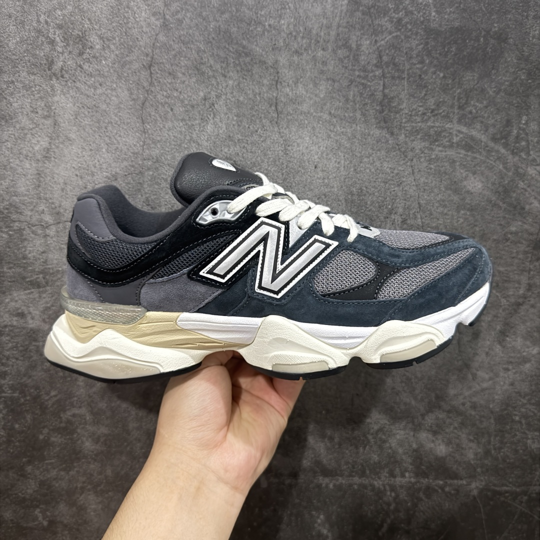 【纯原版】 New Balance NB9060 联名款 复古休闲运动慢跑鞋 粉棕色U9060BLC 全套原楦原纸板原厂数据开发 进口三明治网面 原装进口翻毛皮料正确绒感卡色 正确中底拉帮中底网布细节 原厂标裁 带紫光防伪 定制后跟透明水晶模块 冲裁组合 大底贴合程度胶水上色把控完美 整洁度挑战全网艺术家 多道序QC把关品质完善 匠心打造 耗时两个月开发完成 工艺极其复杂难度可想而知 新开独立私模大底 全网唯一正确六层组合大底 高端零售专供产物 尺码:36 37 37.5 38 38.5 39 40 40.5 41 42 42.5 43 44 45 46.5-选品中心