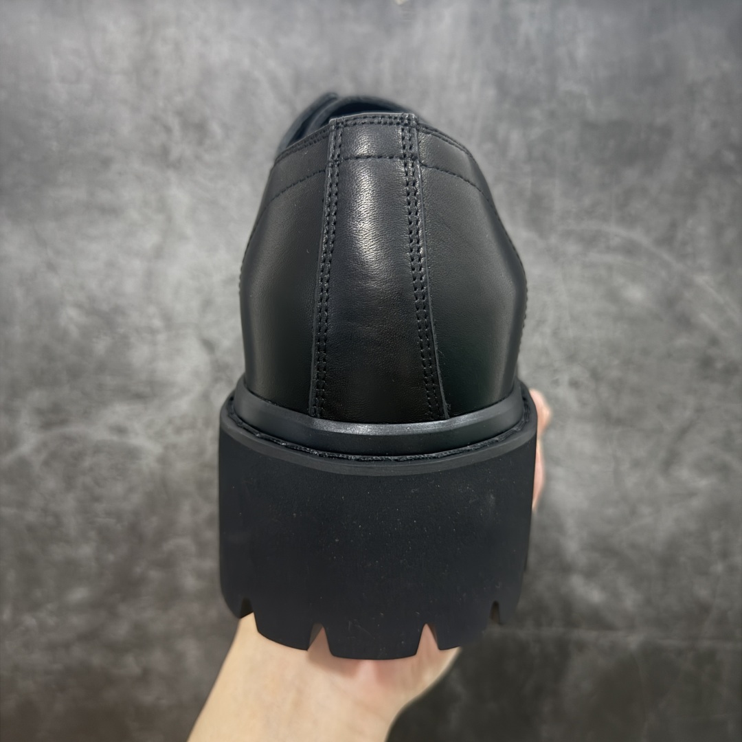 图片[4]-【莞产G版】Balenciaga Stomper 巴黎世家时尚系带牛皮厚底德比鞋 象征着时尚的前沿 款式典雅而时尚 突显法式高雅气息 众多国内外一线潮流明星上脚加持 舒适鞋面 具有很好的延展性和透气性 外观设计鞋身运用简洁的黑色进行搭配 上脚颜值高 鞋跟耐磨性强 不易打滑 尺码：39-45（偏大一码）-选品中心