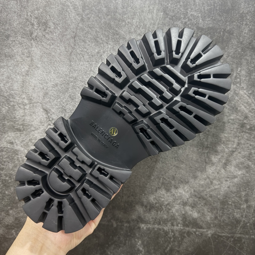 图片[9]-【莞产G版】Balenciaga Stomper 巴黎世家时尚系带牛皮厚底德比鞋 象征着时尚的前沿 款式典雅而时尚 突显法式高雅气息 众多国内外一线潮流明星上脚加持 舒适鞋面 具有很好的延展性和透气性 外观设计鞋身运用简洁的黑色进行搭配 上脚颜值高 鞋跟耐磨性强 不易打滑 尺码：39-45（偏大一码）-选品中心