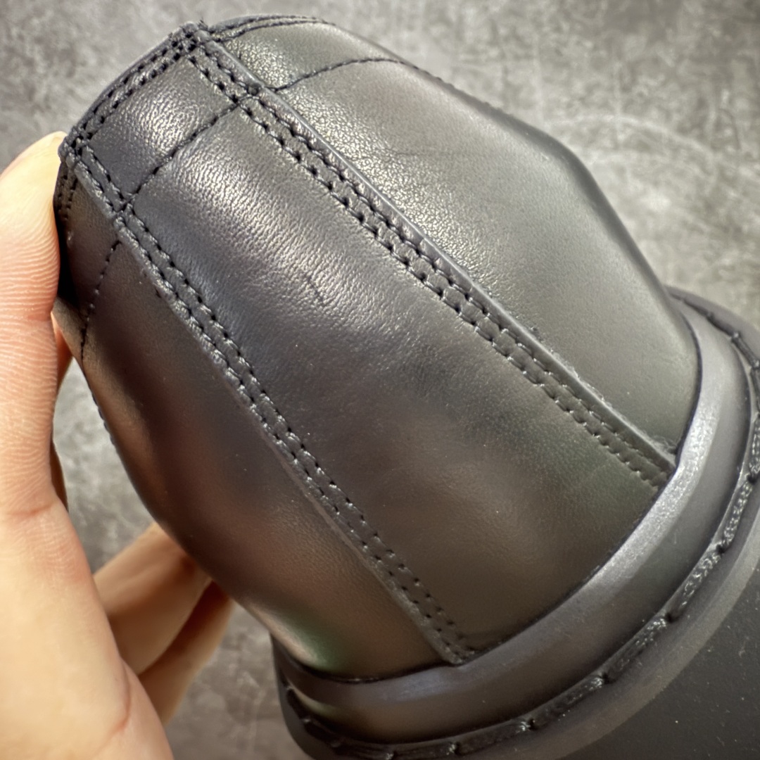 图片[2]-【莞产G版】Balenciaga Stomper 巴黎世家时尚系带牛皮厚底德比鞋 象征着时尚的前沿 款式典雅而时尚 突显法式高雅气息 众多国内外一线潮流明星上脚加持 舒适鞋面 具有很好的延展性和透气性 外观设计鞋身运用简洁的黑色进行搭配 上脚颜值高 鞋跟耐磨性强 不易打滑 尺码：39-45（偏大一码）-选品中心