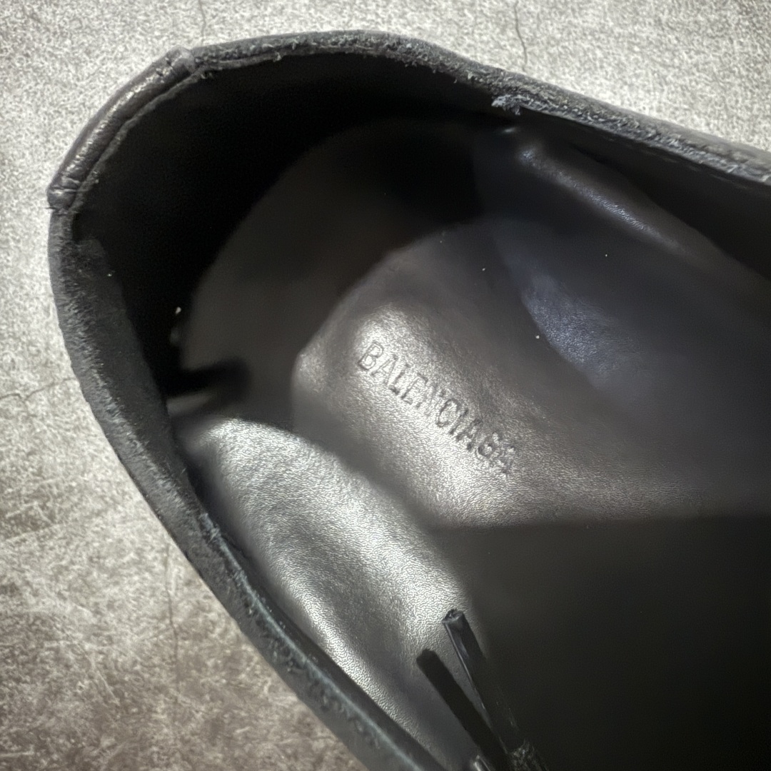 图片[8]-【莞产G版】Balenciaga Stomper 巴黎世家时尚系带牛皮厚底德比鞋 象征着时尚的前沿 款式典雅而时尚 突显法式高雅气息 众多国内外一线潮流明星上脚加持 舒适鞋面 具有很好的延展性和透气性 外观设计鞋身运用简洁的黑色进行搭配 上脚颜值高 鞋跟耐磨性强 不易打滑 尺码：39-45（偏大一码）-选品中心
