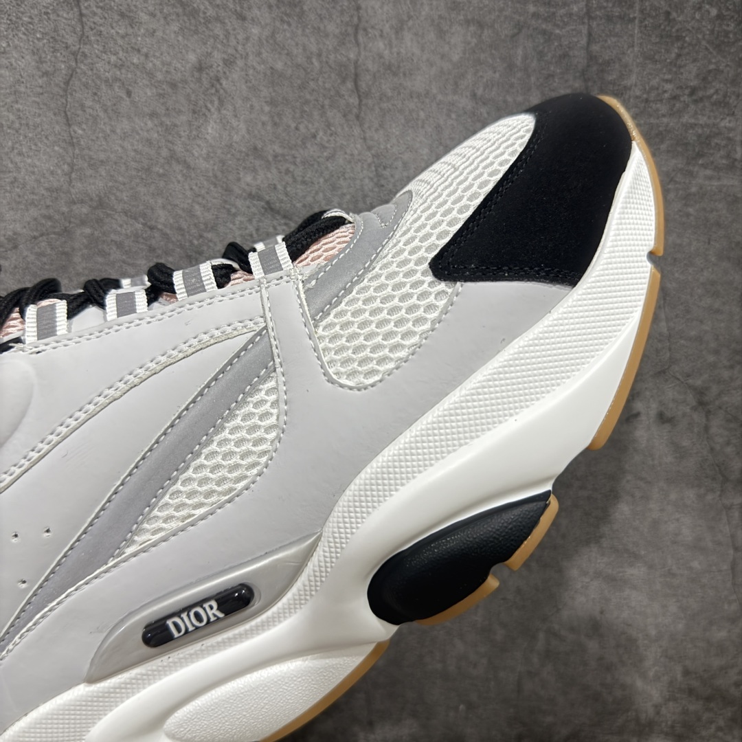 图片[6]-【广东礼盒版】Dior/迪奥B22 男鞋压花厚底系带休闲鞋多色拼接男款慢跑时装运动鞋 广东原产原楦原纸版数据开发 配置专柜购物袋及配件(配置抗压快递外包牛皮纸壳 采用光滑牛皮革组合网织布面材质 正确吸汗网布贴合海玻璃CD压纹鞋垫独家开发TPU弹力中底组合TR光泽耐韧锯齿橡胶大底 法国高奢时装品牌-迪奥·桀傲/Dior Homme B22 Trainer Sneaker系列复古厚底老爹风休闲运动慢跑鞋“生胶底” 这款单品从复古慢跑鞋汲取灵感。采用厚实的低帮设计，精选牛皮与网眼织物拼接鞋面，搭配黑白相间的刻花橡胶鞋底。侧面带有浮雕“CD”标志装饰。 尺码：38 39 40 41 42 43 44 45 46-选品中心