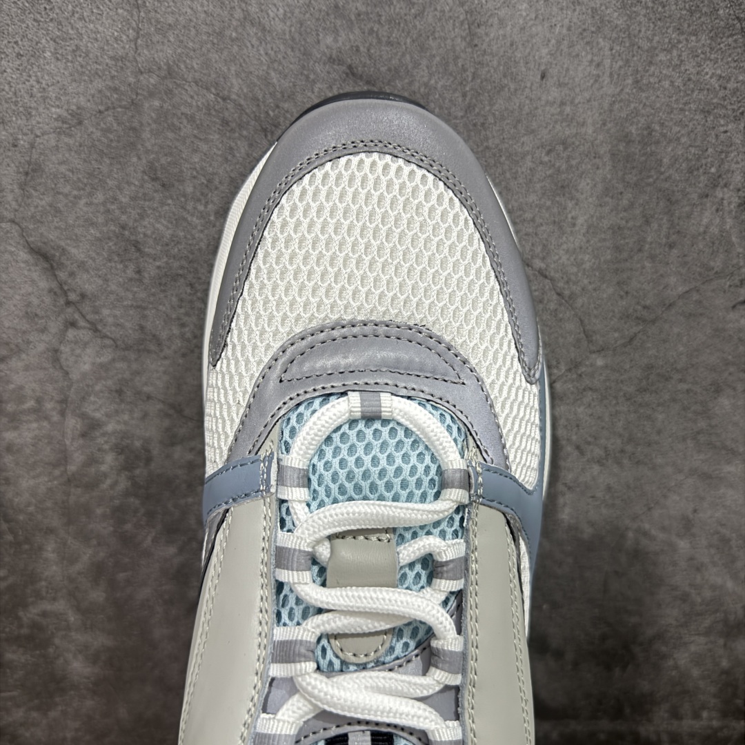 图片[5]-【广东礼盒版】Dior/迪奥B22 男鞋压花厚底系带休闲鞋多色拼接男款慢跑时装运动鞋 广东原产原楦原纸版数据开发 配置专柜购物袋及配件(配置抗压快递外包牛皮纸壳 采用光滑牛皮革组合网织布面材质 正确吸汗网布贴合海玻璃CD压纹鞋垫独家开发TPU弹力中底组合TR光泽耐韧锯齿橡胶大底 法国高奢时装品牌-迪奥·桀傲/Dior Homme B22 Trainer Sneaker系列复古厚底老爹风休闲运动慢跑鞋“生胶底” 这款单品从复古慢跑鞋汲取灵感。采用厚实的低帮设计，精选牛皮与网眼织物拼接鞋面，搭配黑白相间的刻花橡胶鞋底。侧面带有浮雕“CD”标志装饰。 尺码：38 39 40 41 42 43 44 45 46-选品中心