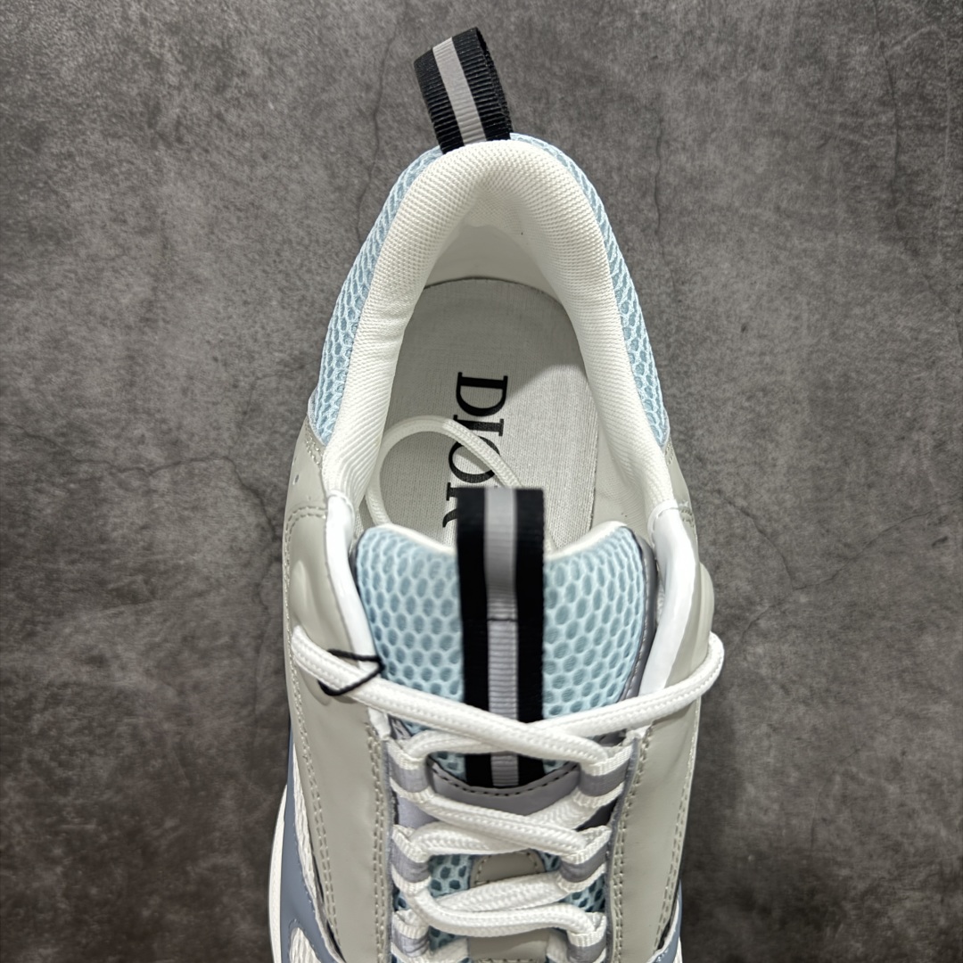 图片[8]-【广东礼盒版】Dior/迪奥B22 男鞋压花厚底系带休闲鞋多色拼接男款慢跑时装运动鞋 广东原产原楦原纸版数据开发 配置专柜购物袋及配件(配置抗压快递外包牛皮纸壳 采用光滑牛皮革组合网织布面材质 正确吸汗网布贴合海玻璃CD压纹鞋垫独家开发TPU弹力中底组合TR光泽耐韧锯齿橡胶大底 法国高奢时装品牌-迪奥·桀傲/Dior Homme B22 Trainer Sneaker系列复古厚底老爹风休闲运动慢跑鞋“生胶底” 这款单品从复古慢跑鞋汲取灵感。采用厚实的低帮设计，精选牛皮与网眼织物拼接鞋面，搭配黑白相间的刻花橡胶鞋底。侧面带有浮雕“CD”标志装饰。 尺码：38 39 40 41 42 43 44 45 46-选品中心