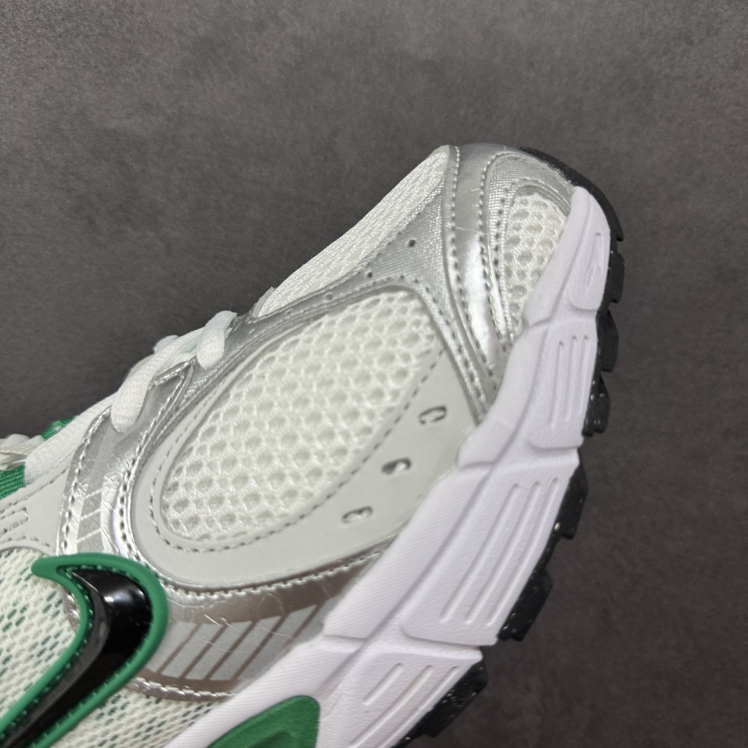 图片[5]-【纯原版】NK V5 RNR系列 夏季透气舒适百搭防滑耐磨低帮网面跑步鞋 目前市售最高品质 千禧年复古Y3K风格舒适百搭跑步鞋 融合了复古与现代设计元素，轻量化设计，鞋面采用透气网眼材料，搭配轻质泡沫中底，缓震舒适，适合日常通勤或轻量级徒步，可以满足日常穿搭的同时，还兼容户外徒步功能 货号：HJ5228-100 尺码：36 36.5 37.5 38 38.5 39 40 40.5 41 42 42.5 43 44 44.5 45-选品中心