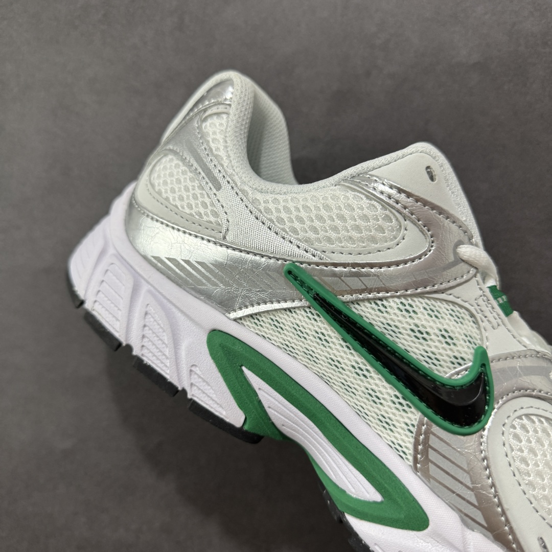 图片[6]-【纯原版】NK V5 RNR系列 夏季透气舒适百搭防滑耐磨低帮网面跑步鞋 目前市售最高品质 千禧年复古Y3K风格舒适百搭跑步鞋 融合了复古与现代设计元素，轻量化设计，鞋面采用透气网眼材料，搭配轻质泡沫中底，缓震舒适，适合日常通勤或轻量级徒步，可以满足日常穿搭的同时，还兼容户外徒步功能 货号：HJ5228-100 尺码：36 36.5 37.5 38 38.5 39 40 40.5 41 42 42.5 43 44 44.5 45-选品中心