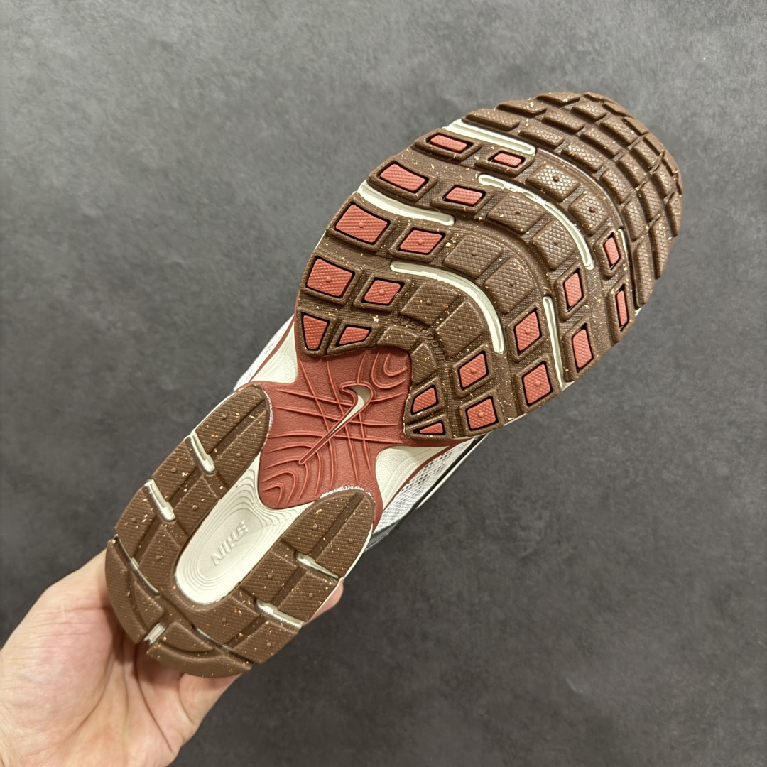 图片[9]-【纯原版】NK V5 RNR系列 夏季透气舒适百搭防滑耐磨低帮网面跑步鞋 目前市售最高品质 千禧年复古Y3K风格舒适百搭跑步鞋 融合了复古与现代设计元素，轻量化设计，鞋面采用透气网眼材料，搭配轻质泡沫中底，缓震舒适，适合日常通勤或轻量级徒步，可以满足日常穿搭的同时，还兼容户外徒步功能 货号：HQ7901-102 尺码：36 36.5 37.5 38 38.5 39 40 40.5 41 42 42.5 43 44 44.5 45-选品中心