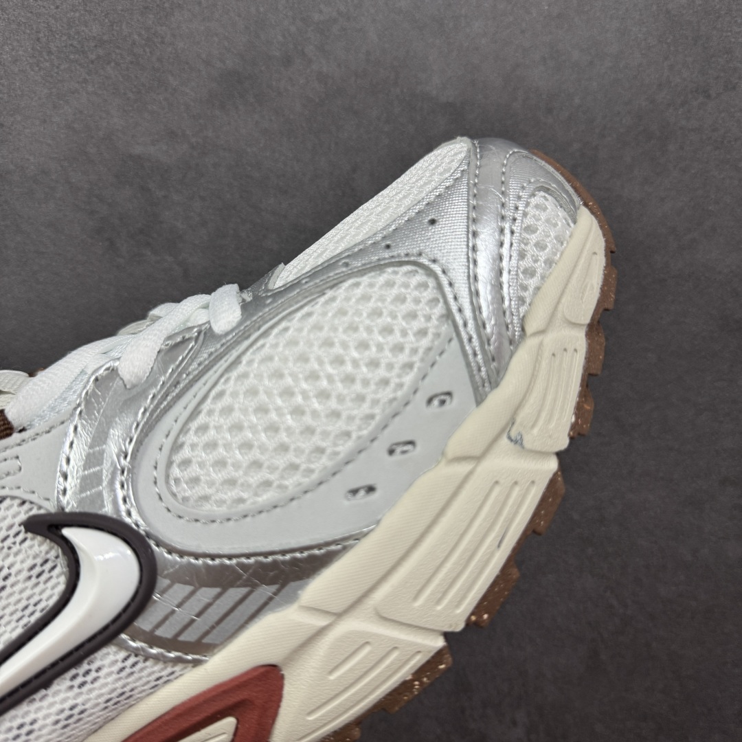 图片[5]-【纯原版】NK V5 RNR系列 夏季透气舒适百搭防滑耐磨低帮网面跑步鞋 目前市售最高品质 千禧年复古Y3K风格舒适百搭跑步鞋 融合了复古与现代设计元素，轻量化设计，鞋面采用透气网眼材料，搭配轻质泡沫中底，缓震舒适，适合日常通勤或轻量级徒步，可以满足日常穿搭的同时，还兼容户外徒步功能 货号：HQ7901-102 尺码：36 36.5 37.5 38 38.5 39 40 40.5 41 42 42.5 43 44 44.5 45-选品中心