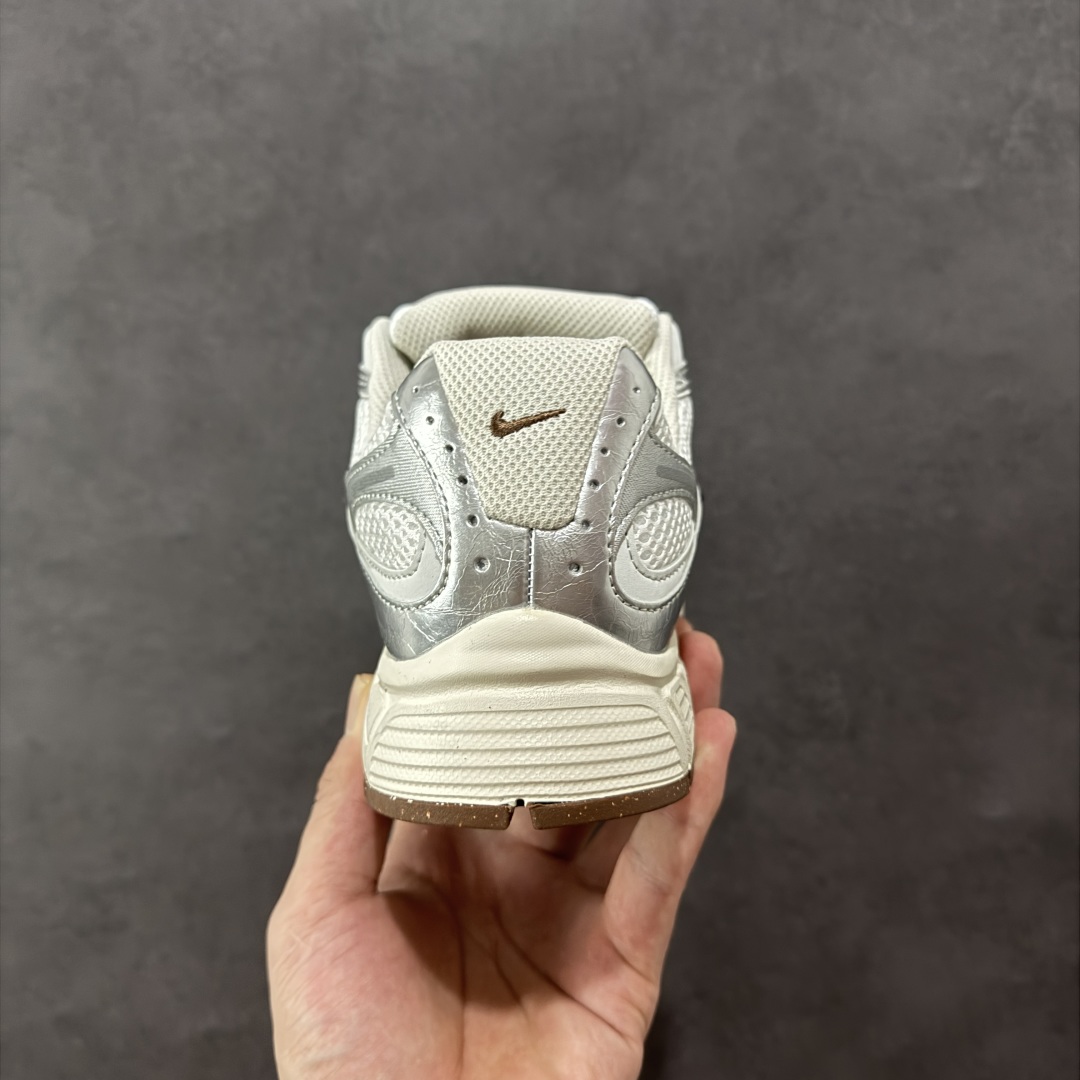 图片[4]-【纯原版】NK V5 RNR系列 夏季透气舒适百搭防滑耐磨低帮网面跑步鞋 目前市售最高品质 千禧年复古Y3K风格舒适百搭跑步鞋 融合了复古与现代设计元素，轻量化设计，鞋面采用透气网眼材料，搭配轻质泡沫中底，缓震舒适，适合日常通勤或轻量级徒步，可以满足日常穿搭的同时，还兼容户外徒步功能 货号：HQ7901-102 尺码：36 36.5 37.5 38 38.5 39 40 40.5 41 42 42.5 43 44 44.5 45-选品中心