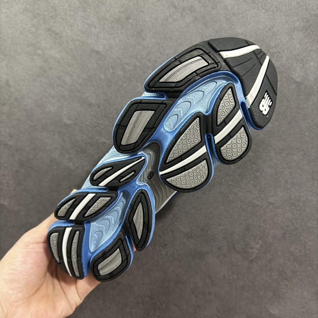 图片[9]-【纯原C版】New Balance 新百伦 NB2000 网面休闲鞋 复古还要机能，NB官方重磅新品。一款融合复古设计与现代科技的跑鞋，以其经典的造型和舒适脚感，成为2025年复古潮流爱好的推荐单品。 极具视觉冲击力的5根ABZORB单元，以及无缝鞋面的设计，加上3M反光材质的装饰，比之前推出的9060系列更夸张，更具未来感。 货号：U2000PBB 尺码：36-45-选品中心