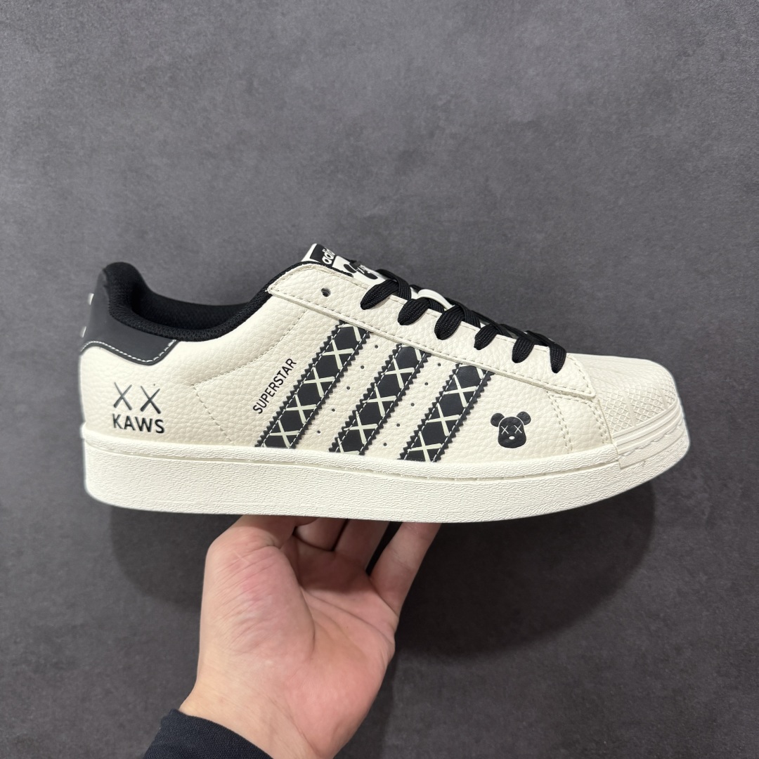  
【定制版】AD Originals Gazelle Indoor KAWS联名 三叶草复古休闲运动板
