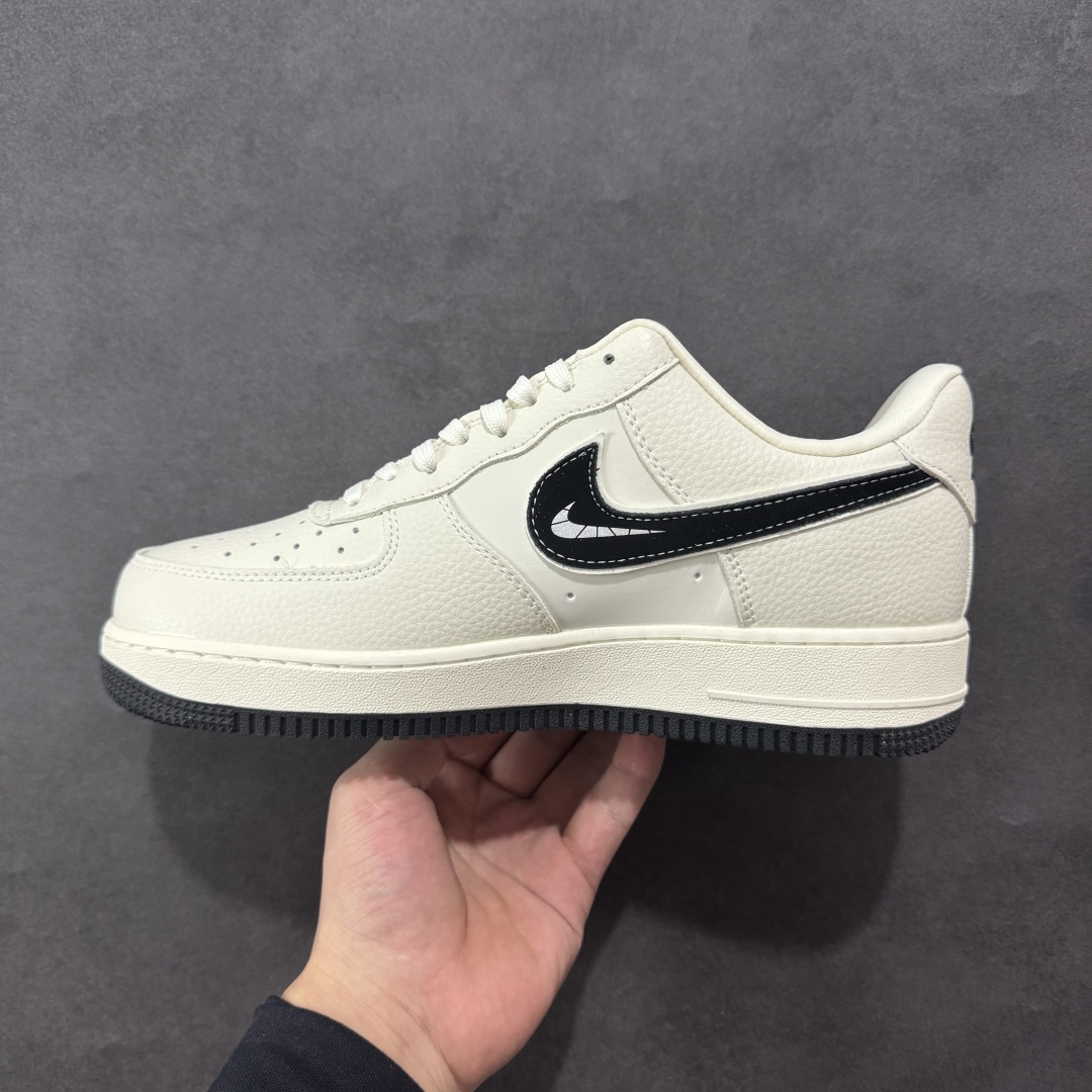 图片[2]-【定制版】海外限量发售！公司级NIke Air Force 1 \’07 Low “斯图西联名——白黑”空军一号 低帮 运动鞋 休闲鞋 折边针车 工艺难度大 原楦头原纸板 原装鞋盒 定制五金配件 内置全掌气垫 原厂鞋底 货号：KK1988-093 尺码：36 36.5 37.5 38 38.5 39 40 40.5 41 42 42.5 43 44 44.5 45-选品中心