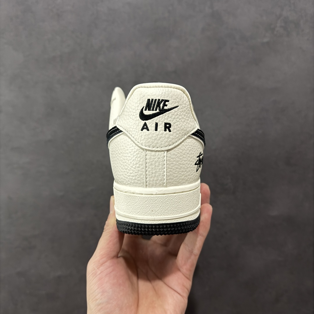 图片[4]-【定制版】海外限量发售！公司级NIke Air Force 1 \’07 Low “斯图西联名——白黑”空军一号 低帮 运动鞋 休闲鞋 折边针车 工艺难度大 原楦头原纸板 原装鞋盒 定制五金配件 内置全掌气垫 原厂鞋底 货号：KK1988-093 尺码：36 36.5 37.5 38 38.5 39 40 40.5 41 42 42.5 43 44 44.5 45-选品中心